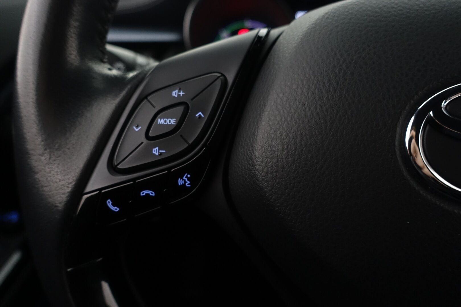 Toyota C-HR 2021 2,0 Hybrid Intense Edition - | ACC | Suomi-Auto | Ratinlämmitys | Bluetooth | BLISS | 