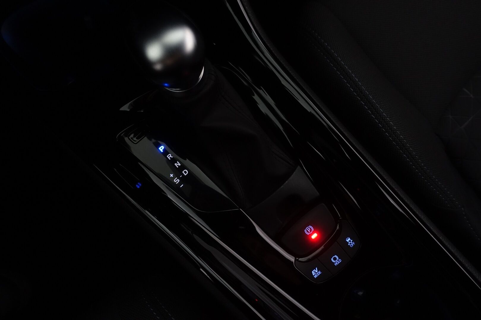 Toyota C-HR 2021 2,0 Hybrid Intense Edition - | ACC | Suomi-Auto | Ratinlämmitys | Bluetooth | BLISS | 