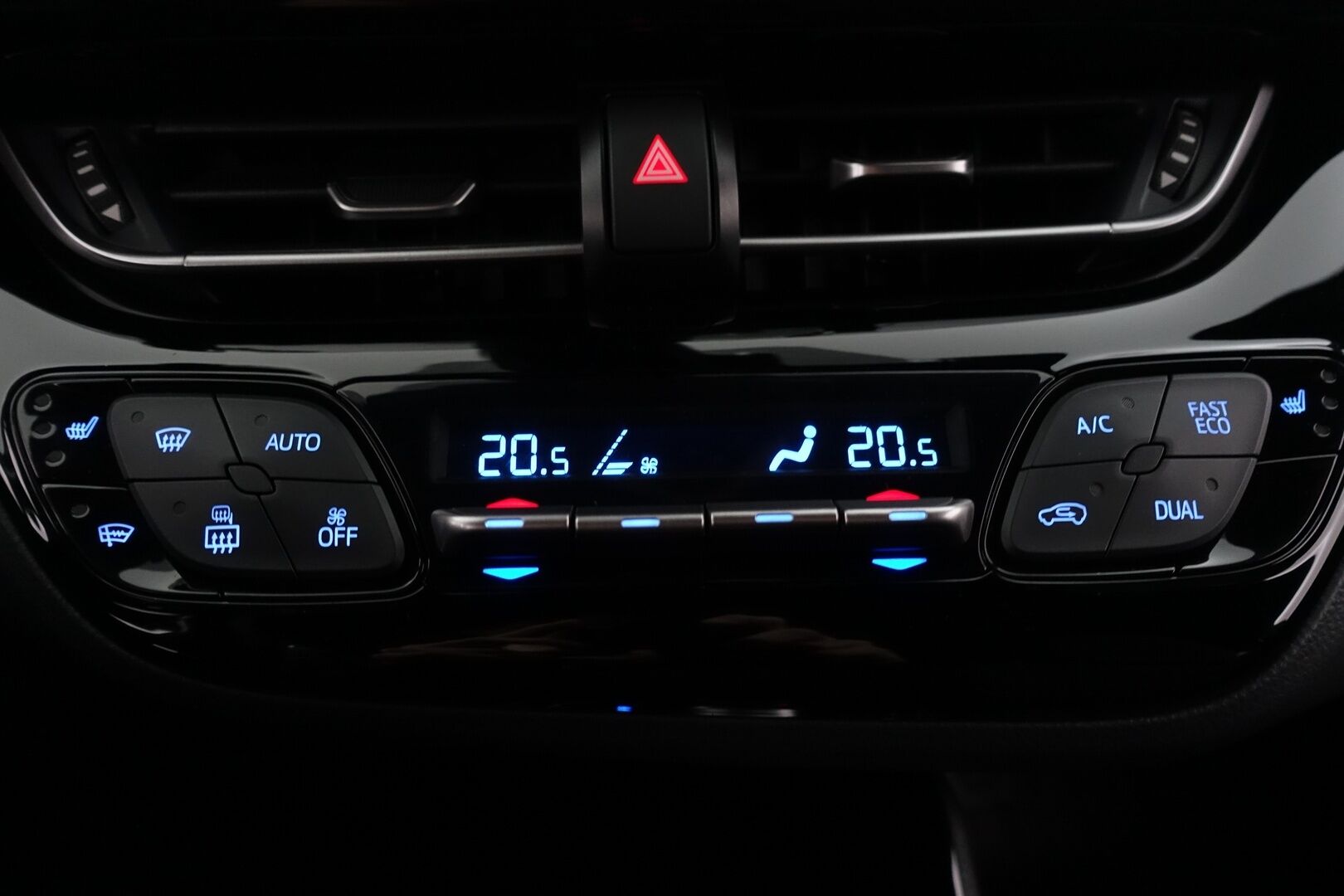 Toyota C-HR 2021 2,0 Hybrid Intense Edition - | ACC | Suomi-Auto | Ratinlämmitys | Bluetooth | BLISS | 