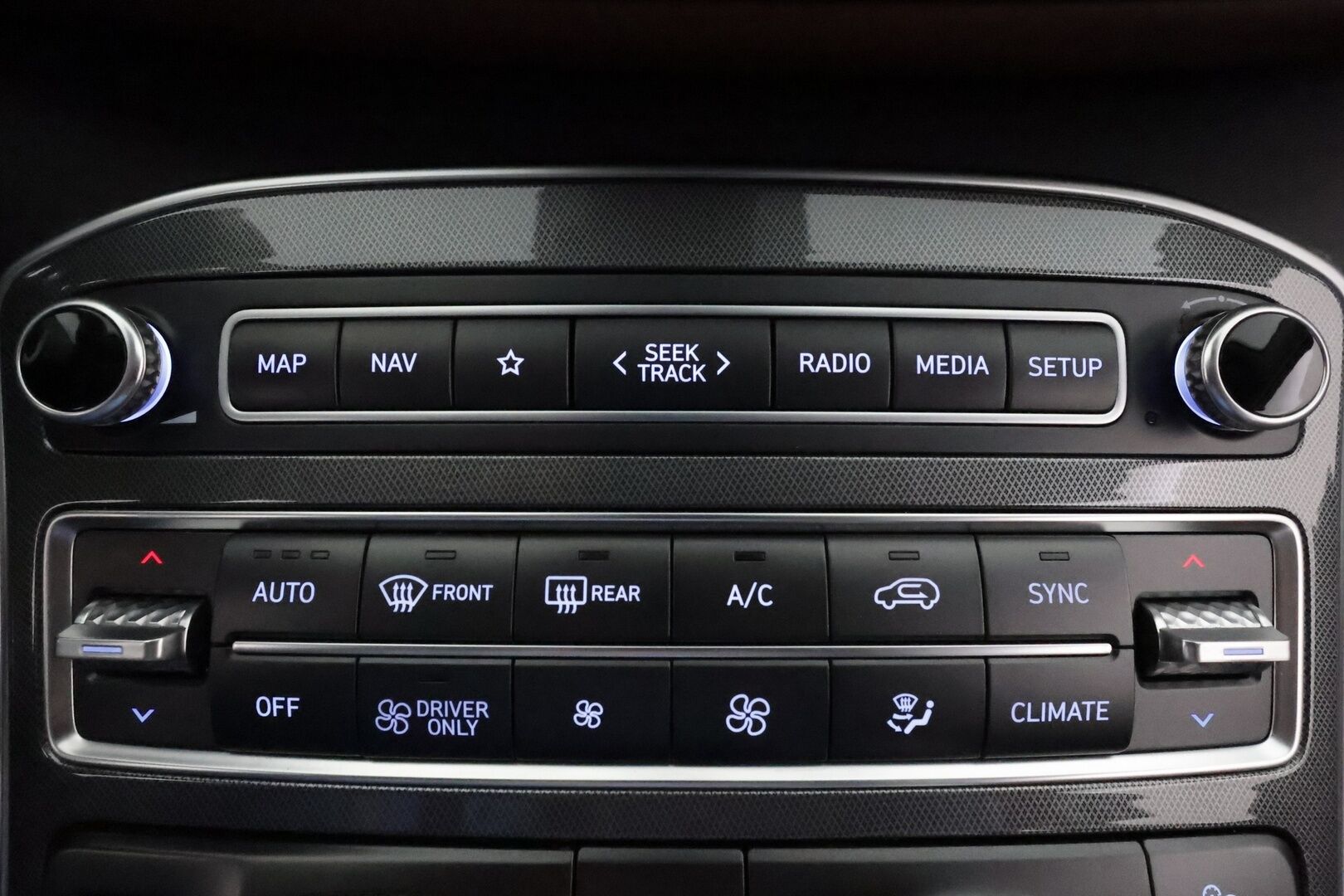 Hyundai Santa Fe 2021 1.6 T-GDI 265 hv Plug in 4WD 6AT Style 7P **ACC / 360° / KRELL / Koukku / Sähköpenkit / LED / Navi / KeylessGo** - 3,99 % KORKOTARJOUS TÄHÄN AUTOON 7.9. ASTI! - Suomi-auto / Kahdet renkaat aluvanteilla / Merkkihuollettu