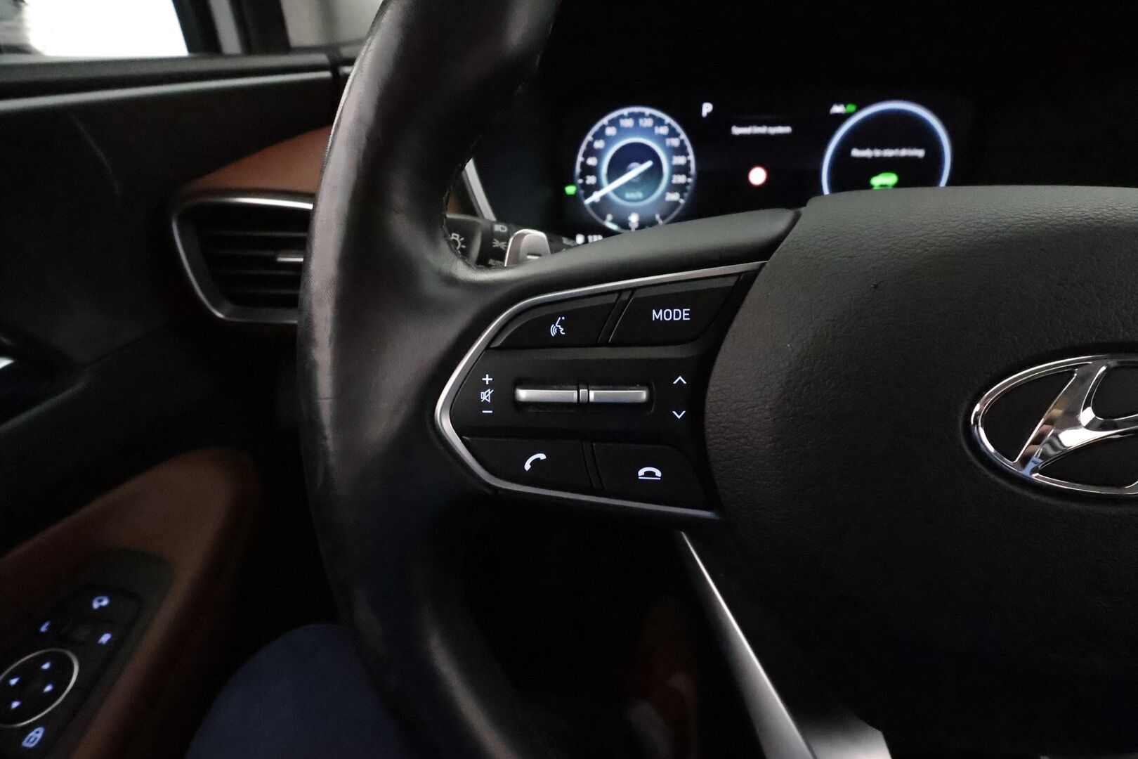 Hyundai Santa Fe 2021 1.6 T-GDI 265 hv Plug in 4WD 6AT Style 7P **ACC / 360° / KRELL / Koukku / Sähköpenkit / LED / Navi / KeylessGo** - 3,99 % KORKOTARJOUS TÄHÄN AUTOON 7.9. ASTI! - Suomi-auto / Kahdet renkaat aluvanteilla / Merkkihuollettu