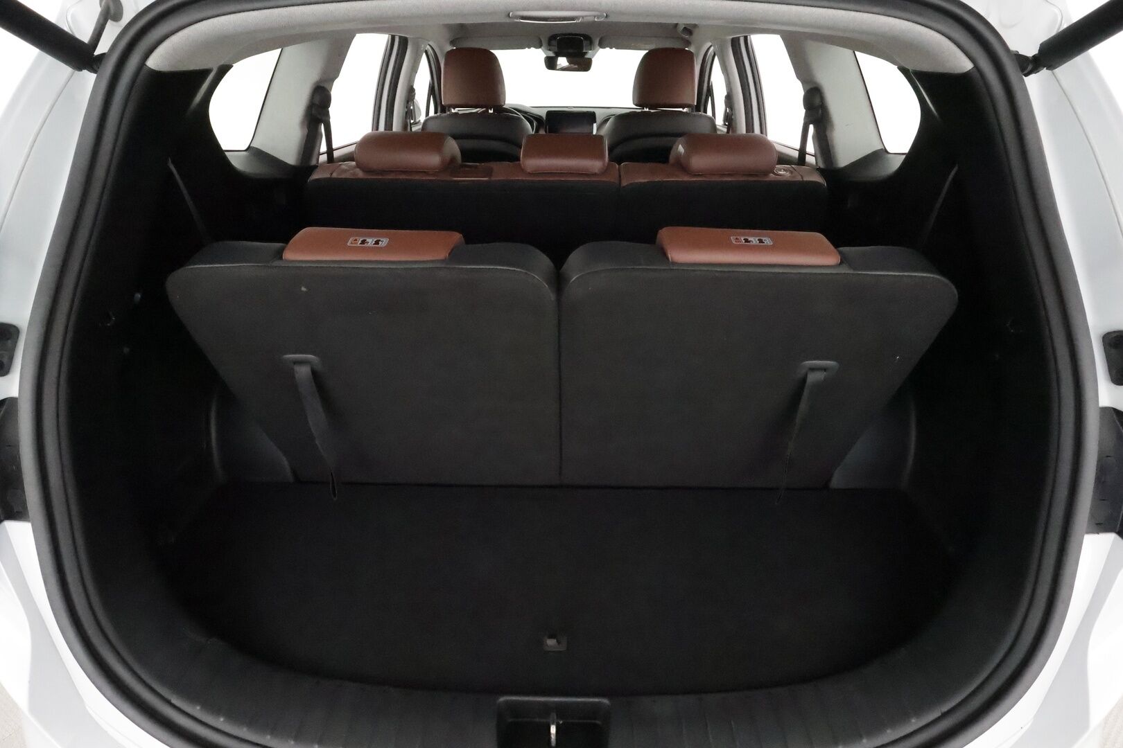 Hyundai Santa Fe 2021 1.6 T-GDI 265 hv Plug in 4WD 6AT Style 7P **ACC / 360° / KRELL / Koukku / Sähköpenkit / LED / Navi / KeylessGo** - 3,99 % KORKOTARJOUS TÄHÄN AUTOON 7.9. ASTI! - Suomi-auto / Kahdet renkaat aluvanteilla / Merkkihuollettu