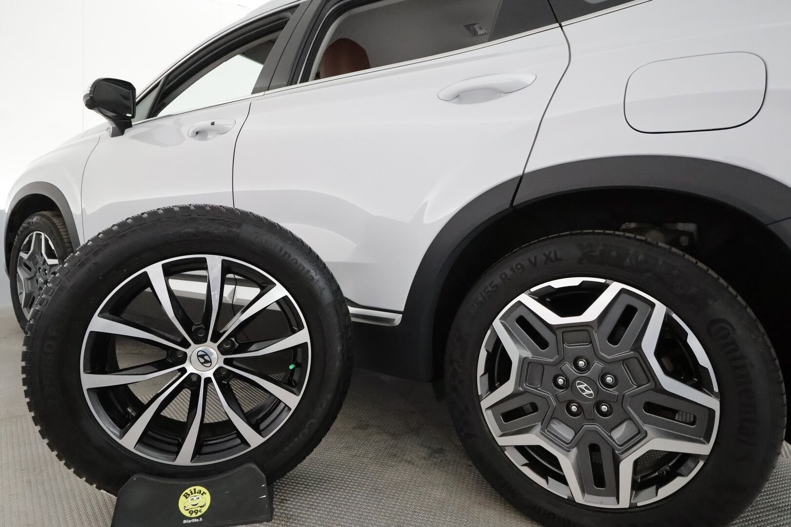 Hyundai Santa Fe 2021 1.6 T-GDI 265 hv Plug in 4WD 6AT Style 7P **ACC / 360° / KRELL / Koukku / Sähköpenkit / LED / Navi / KeylessGo** - 3,99 % KORKOTARJOUS TÄHÄN AUTOON 7.9. ASTI! - Suomi-auto / Kahdet renkaat aluvanteilla / Merkkihuollettu