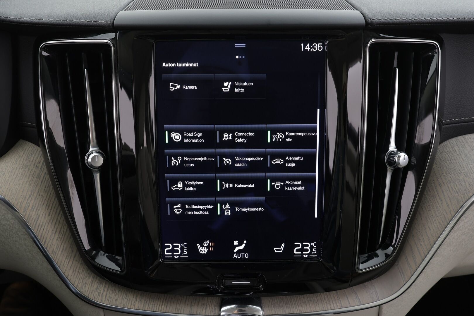 Volvo XC60 2021 B4 AWD D-MHEV Business Inscription aut * ACC / 360° / Full LED / Navi / Webasto / Muistipenkki / Vaaleat nahat / Koukku * - 1.Om Suomi-auto / Kahdet renkaat aluvanteilla / Merkkihuollettu - HULLU BLACKWEEK KORKOTARJOUS 2,49%