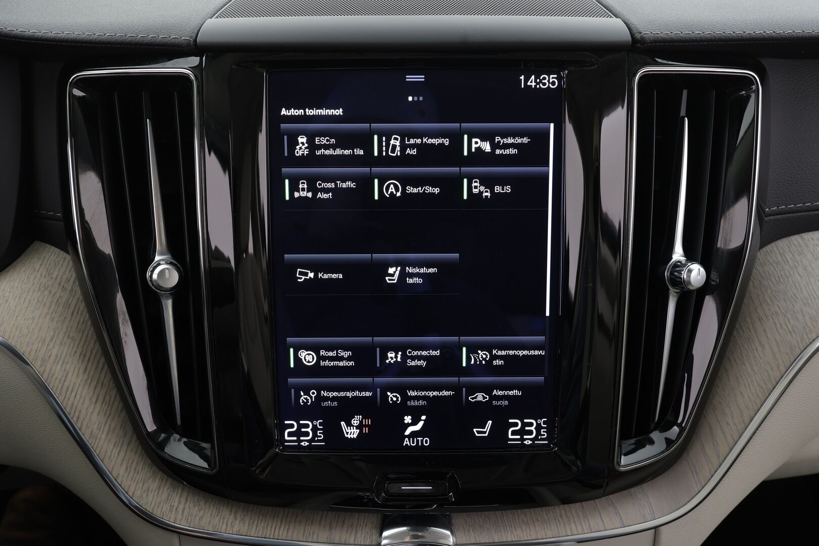 Volvo XC60 2021 B4 AWD D-MHEV Business Inscription aut * ACC / 360° / Full LED / Navi / Webasto / Muistipenkki / Vaaleat nahat / Koukku * - 1.Om Suomi-auto / Kahdet renkaat aluvanteilla / Merkkihuollettu - HULLU BLACKWEEK KORKOTARJOUS 2,49%