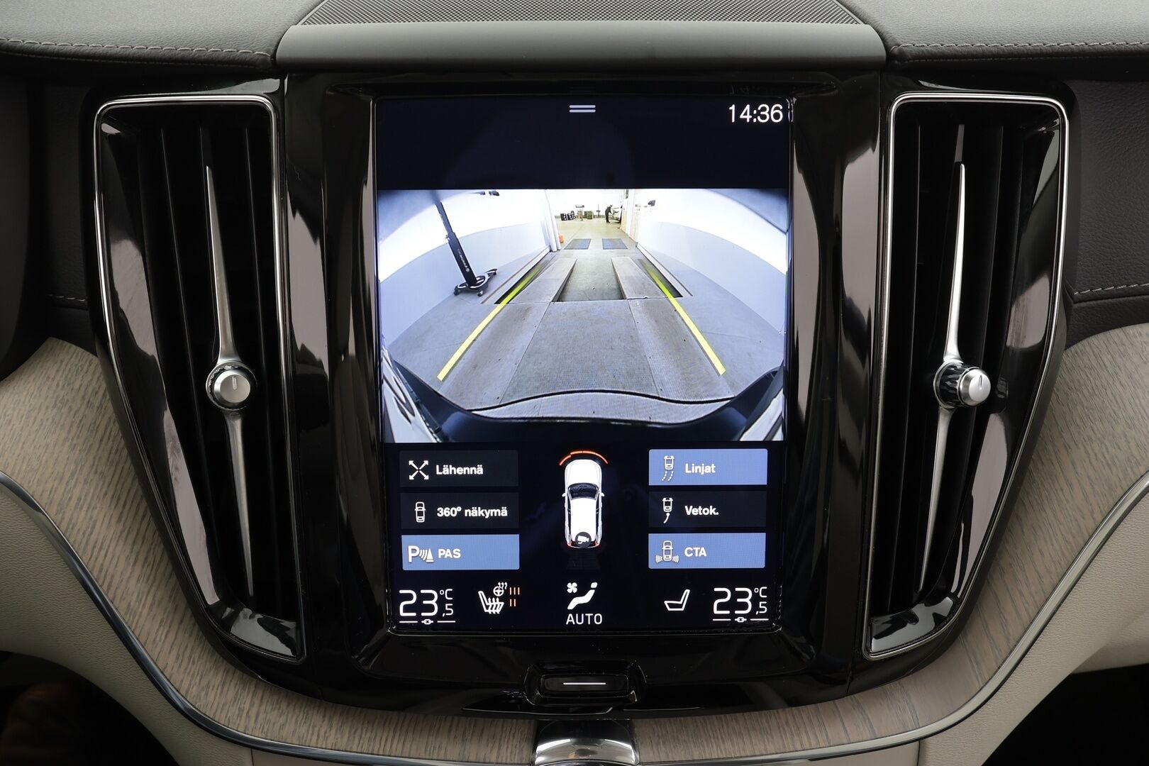 Volvo XC60 2021 B4 AWD D-MHEV Business Inscription aut * ACC / 360° / Full LED / Navi / Webasto / Muistipenkki / Vaaleat nahat / Koukku * - 1.Om Suomi-auto / Kahdet renkaat aluvanteilla / Merkkihuollettu - HULLU BLACKWEEK KORKOTARJOUS 2,49%