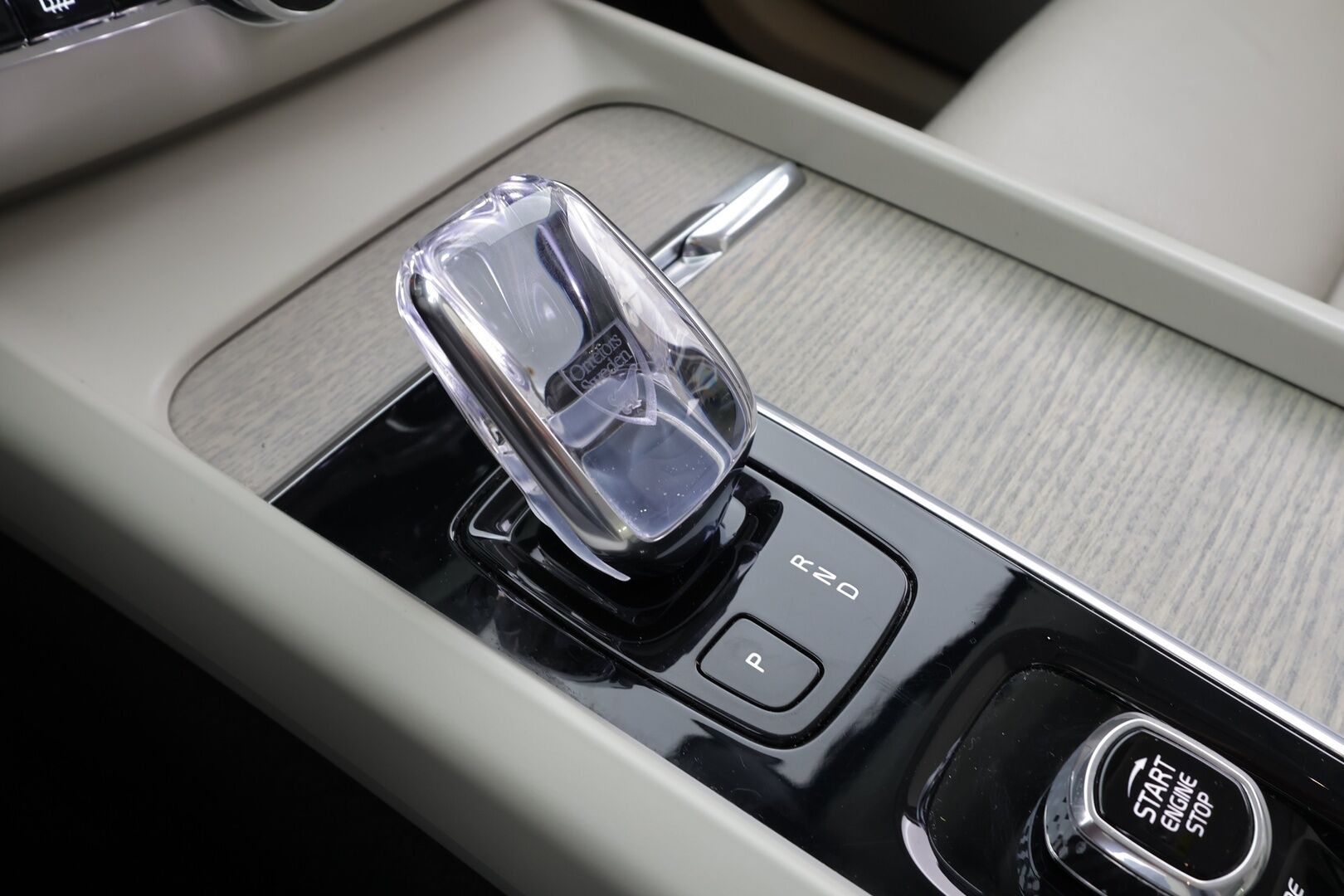 Volvo XC60 2021 B4 AWD D-MHEV Business Inscription aut * ACC / 360° / Full LED / Navi / Webasto / Muistipenkki / Vaaleat nahat / Koukku * - 1.Om Suomi-auto / Kahdet renkaat aluvanteilla / Merkkihuollettu - HULLU BLACKWEEK KORKOTARJOUS 2,49%