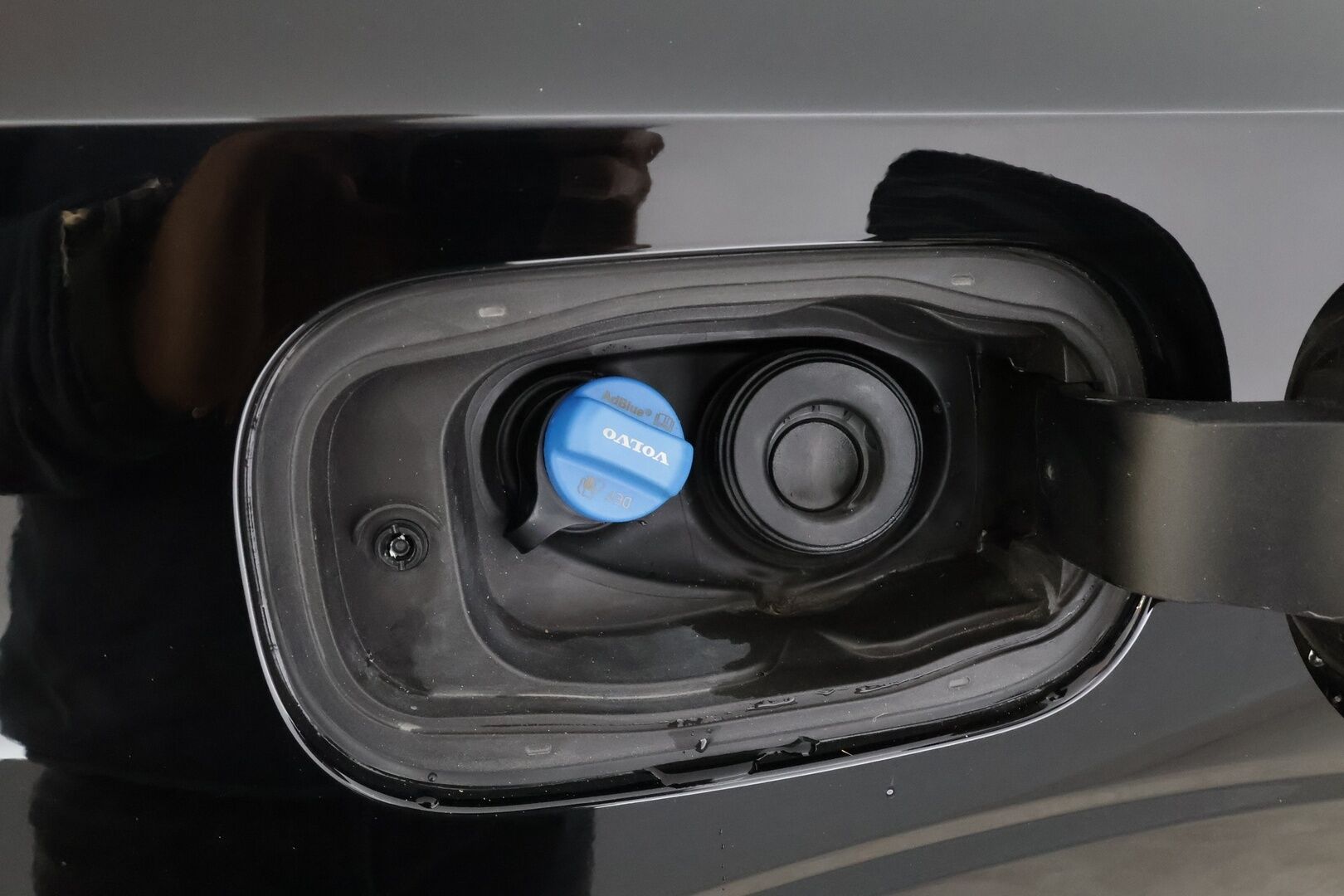 Volvo XC60 2021 B4 AWD D-MHEV Business Inscription aut * ACC / 360° / Full LED / Navi / Webasto / Muistipenkki / Vaaleat nahat / Koukku * - 1.Om Suomi-auto / Kahdet renkaat aluvanteilla / Merkkihuollettu - HULLU BLACKWEEK KORKOTARJOUS 2,49%