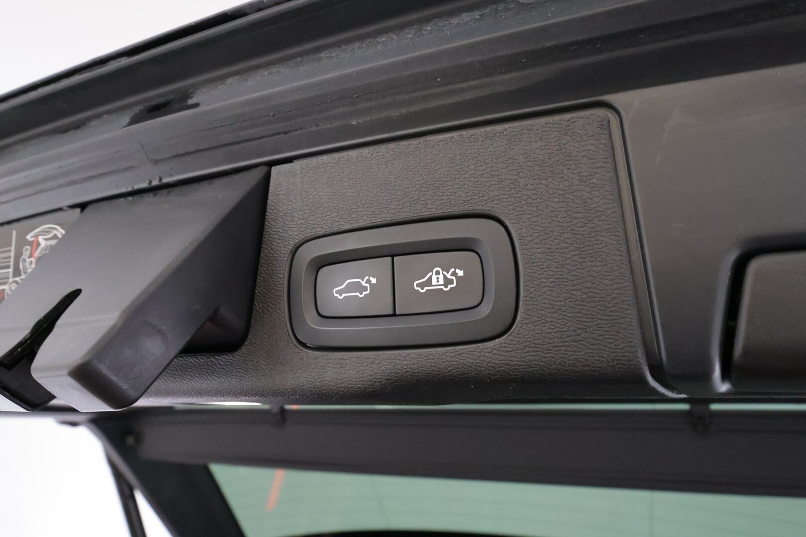 Volvo XC60 2021 B4 AWD D-MHEV Business Inscription aut * ACC / 360° / Full LED / Navi / Webasto / Muistipenkki / Vaaleat nahat / Koukku * - 1.Om Suomi-auto / Kahdet renkaat aluvanteilla / Merkkihuollettu - HULLU BLACKWEEK KORKOTARJOUS 2,49%