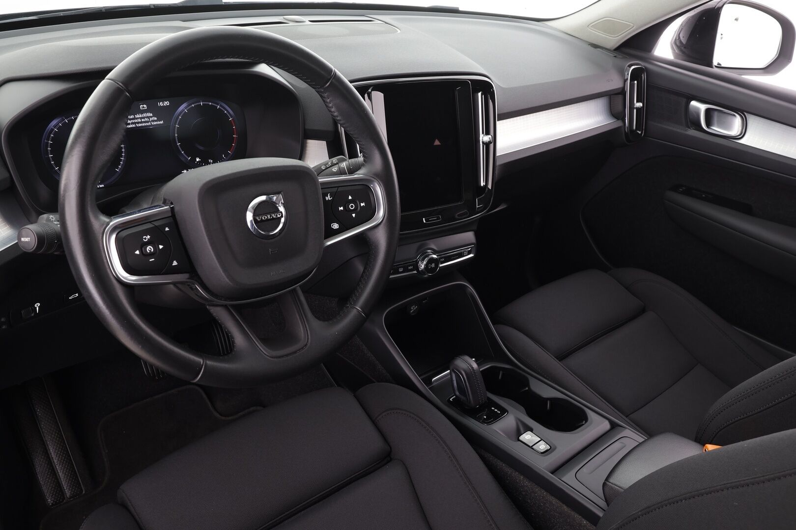 Volvo XC40 2021 B4 MHEV Business aut / 1.Om Suomi-auto / Pa-lisälämmitin / VOC / ACC / Peruutustutka - HULLU BLACKWEEK KORKOTARJOUS 2,49%