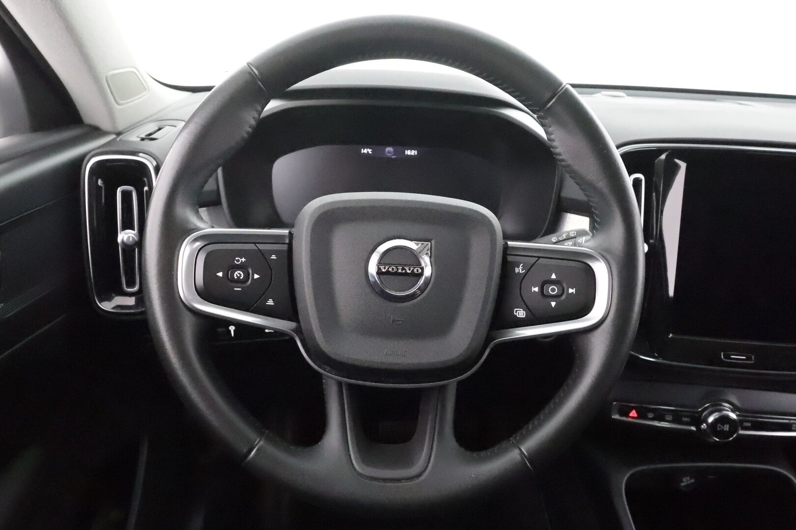 Volvo XC40 2021 B4 MHEV Business aut / 1.Om Suomi-auto / Pa-lisälämmitin / VOC / ACC / Peruutustutka - HULLU BLACKWEEK KORKOTARJOUS 2,49%