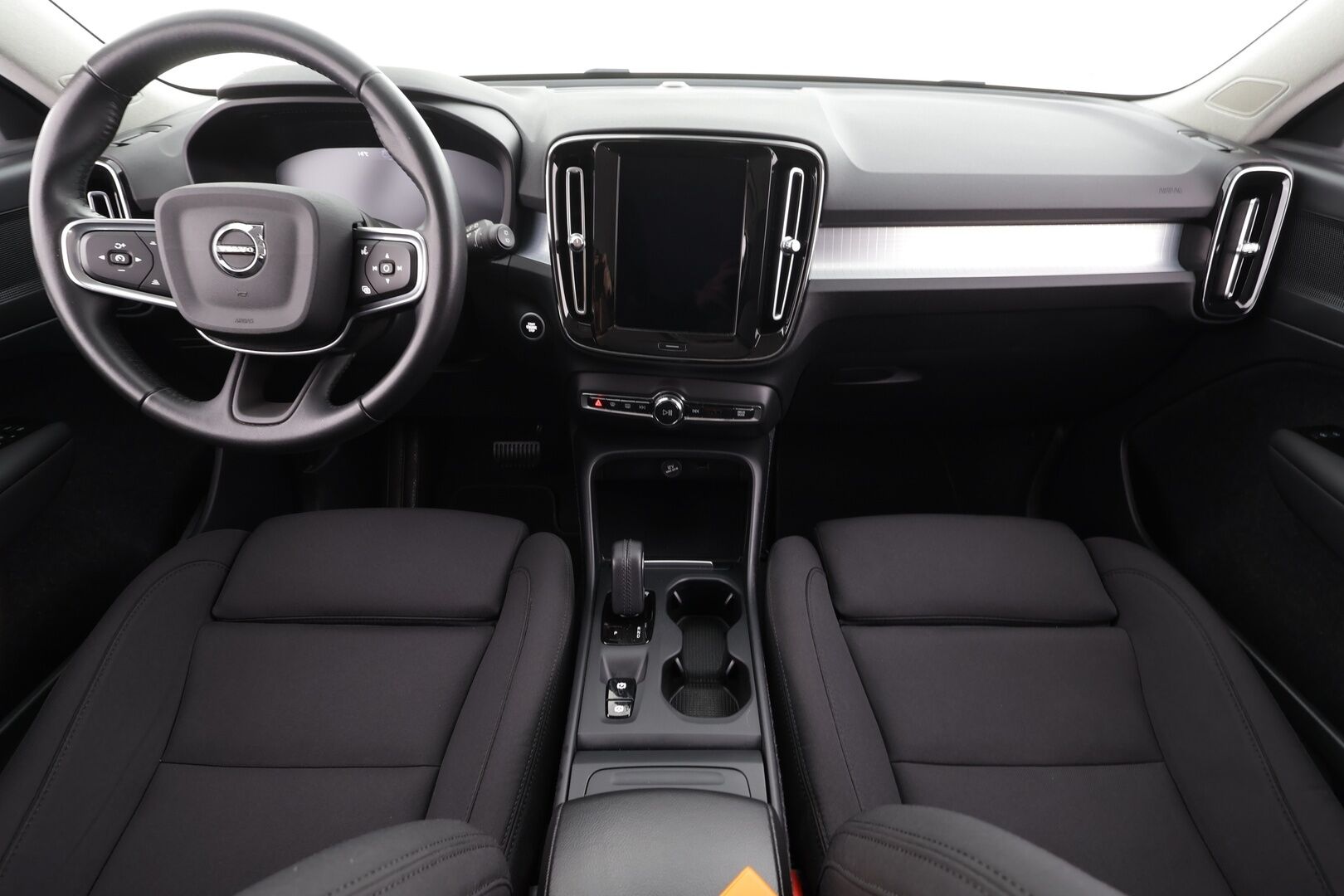 Volvo XC40 2021 B4 MHEV Business aut / 1.Om Suomi-auto / Pa-lisälämmitin / VOC / ACC / Peruutustutka - HULLU BLACKWEEK KORKOTARJOUS 2,49%