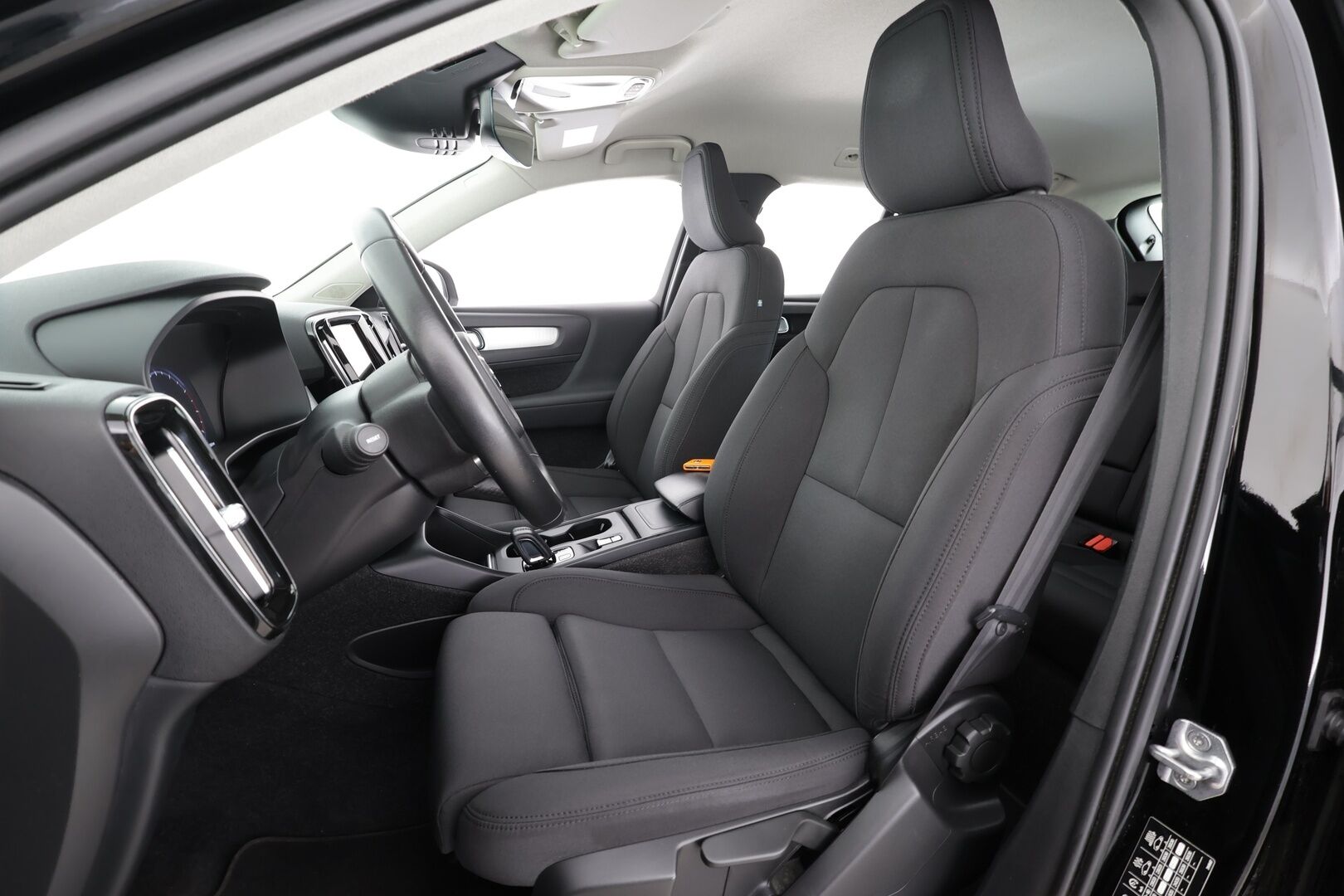 Volvo XC40 2021 B4 MHEV Business aut / 1.Om Suomi-auto / Pa-lisälämmitin / VOC / ACC / Peruutustutka - HULLU BLACKWEEK KORKOTARJOUS 2,49%