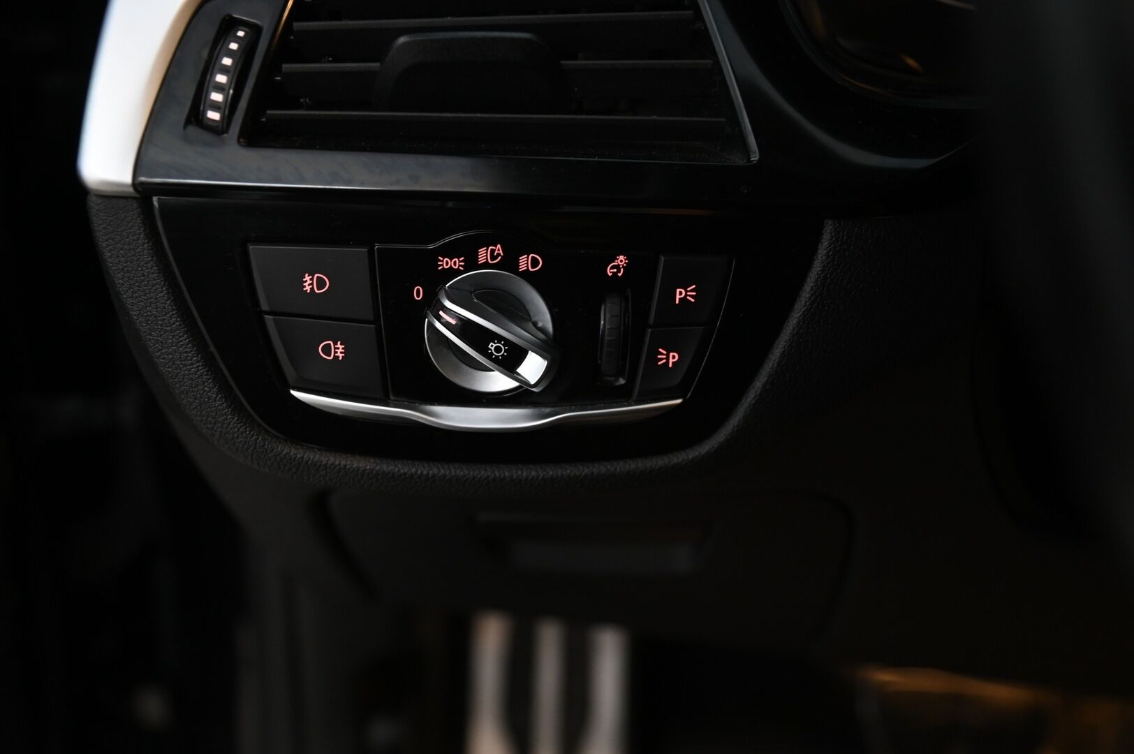 BMW 530 2017 G30 A Charged Edition M-Sport *ACC / HUD / Adapt. Ledit / Lämmitettävä ratti* - Akku kuntotarkastettu! / Näyttävä yksilö hyvillä varusteilla! / 2xrenkaat vanteilla* - Osta nyt, maksa vasta ensi vuonna