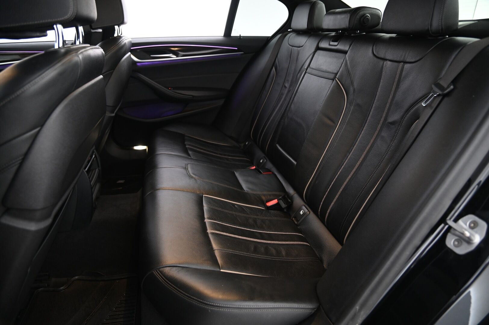 BMW 530 2017 G30 A Charged Edition M-Sport *ACC / HUD / Adapt. Ledit / Lämmitettävä ratti* - Akku kuntotarkastettu! / Näyttävä yksilö hyvillä varusteilla! / 2xrenkaat vanteilla* - Osta nyt, maksa vasta ensi vuonna