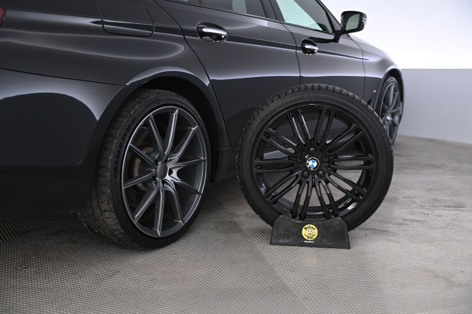 BMW 530 2017 G30 A Charged Edition M-Sport *ACC / HUD / Adapt. Ledit / Lämmitettävä ratti* - Akku kuntotarkastettu! / Näyttävä yksilö hyvillä varusteilla! / 2xrenkaat vanteilla* - Osta nyt, maksa vasta ensi vuonna