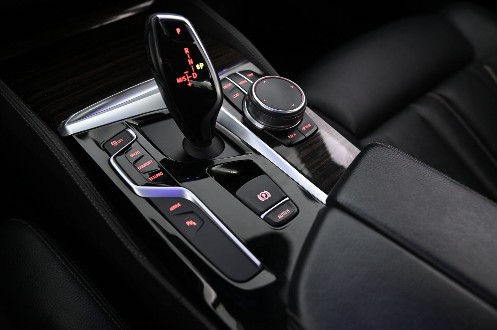 BMW 530 2017 G30 A Charged Edition M-Sport *ACC / HUD / Adapt. Ledit / Lämmitettävä ratti* - Akku kuntotarkastettu! / Näyttävä yksilö hyvillä varusteilla! / 2xrenkaat vanteilla* - Osta nyt, maksa vasta ensi vuonna