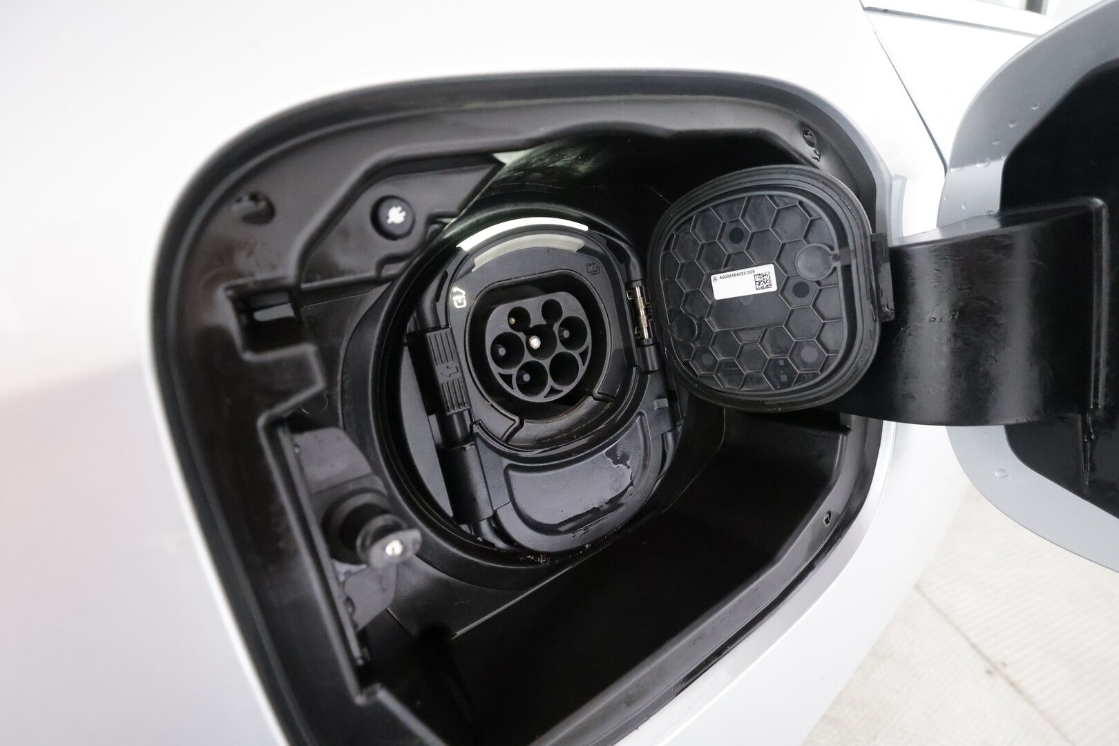 Mercedes-Benz A 2021 250 e A Business Style Edition EQ Power - | Distronic Pro | P.Kamera | Lisälämmitin | Puolinahat | LED High Performance | Sporttipenkit | Navi | Suomi-auto | Kahdet Renkaat |