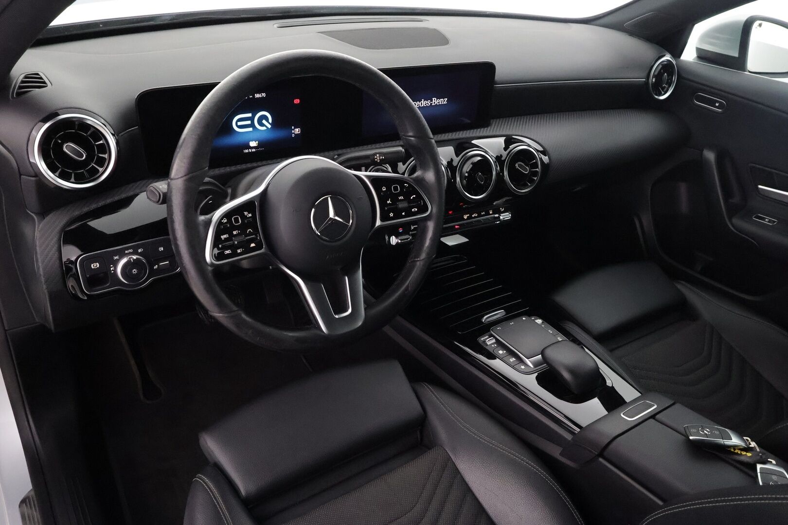 Mercedes-Benz A 2021 250 e A Business Style Edition EQ Power - | Distronic Pro | P.Kamera | Lisälämmitin | Puolinahat | LED High Performance | Sporttipenkit | Navi | Suomi-auto | Kahdet Renkaat |