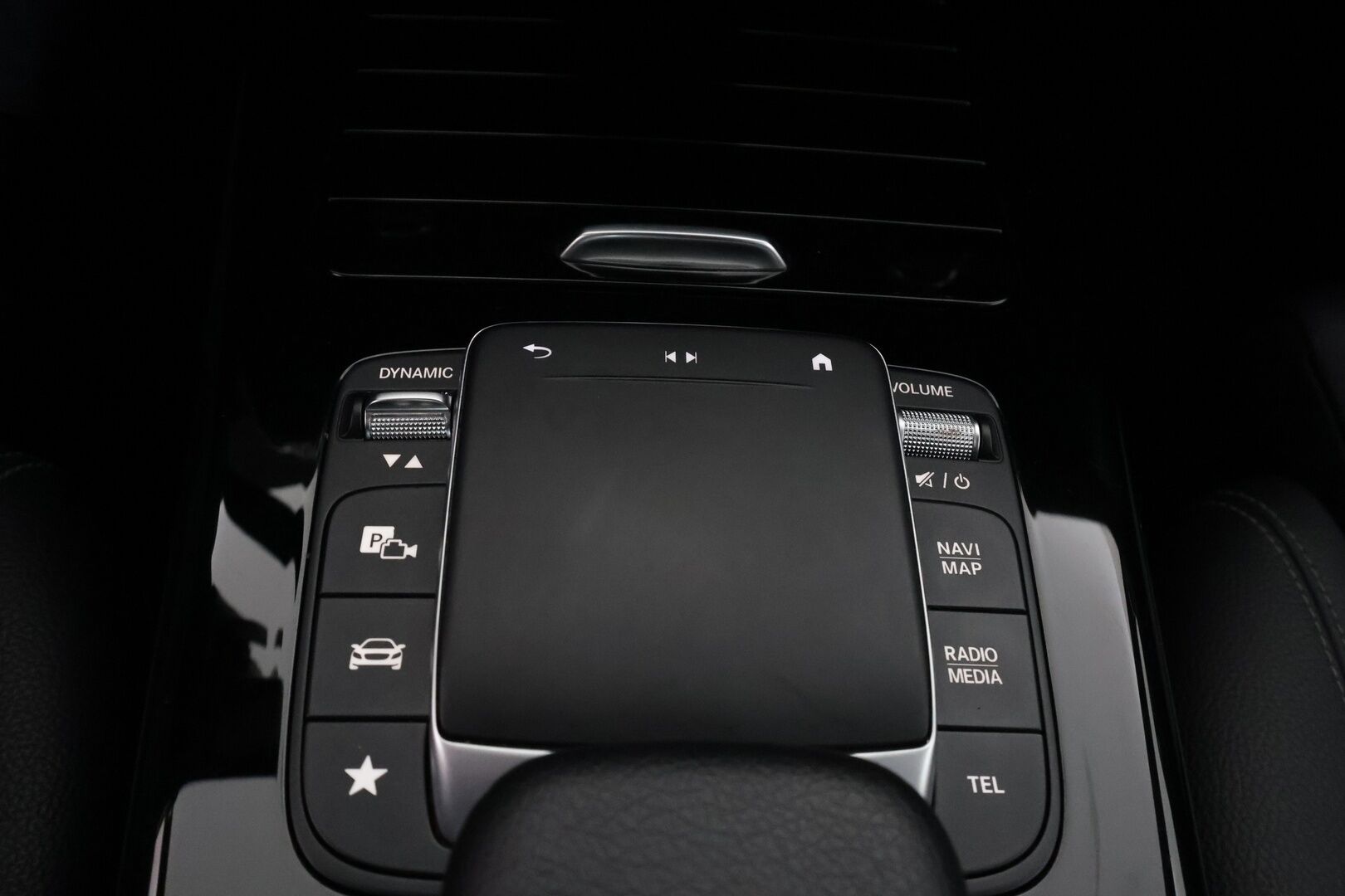 Mercedes-Benz A 2021 250 e A Business Style Edition EQ Power - | Distronic Pro | P.Kamera | Lisälämmitin | Puolinahat | LED High Performance | Sporttipenkit | Navi | Suomi-auto | Kahdet Renkaat |