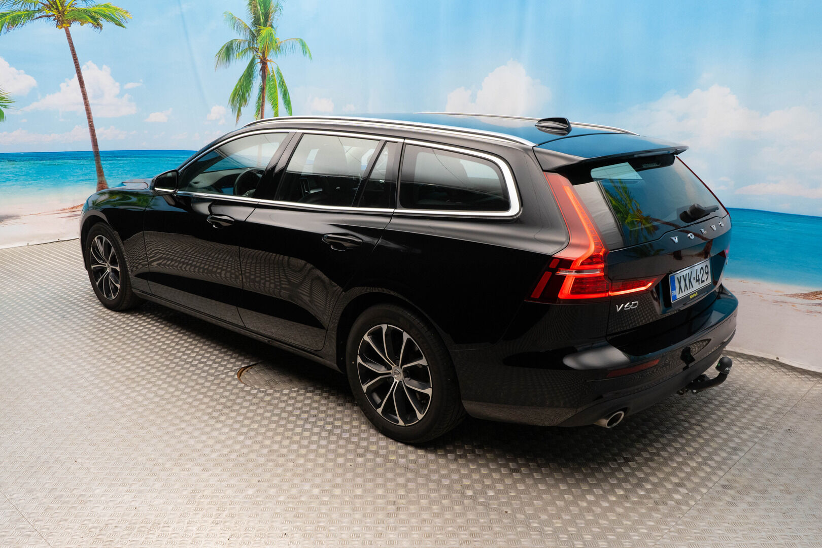 Volvo V60 2021 B4 MHEV Momentum aut - Suomi-auto |Vetokoukku | Blis | ACC |
