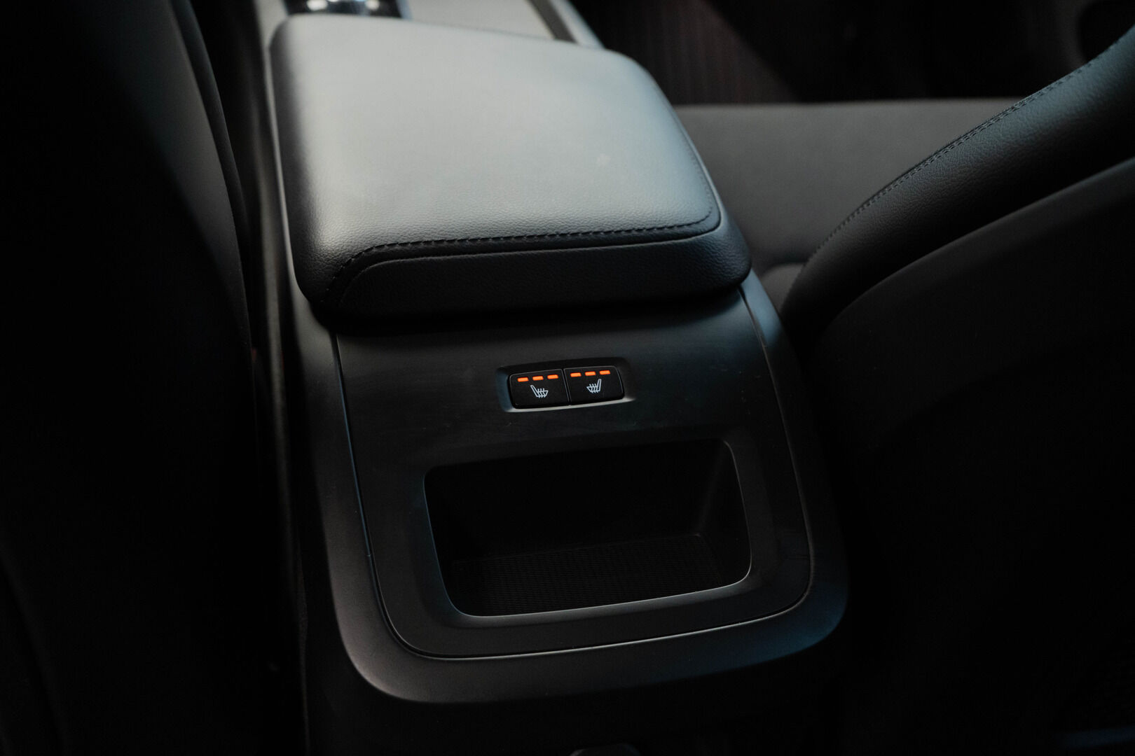 Volvo V60 2021 B4 MHEV Momentum aut - Suomi-auto |Vetokoukku | Blis | ACC |