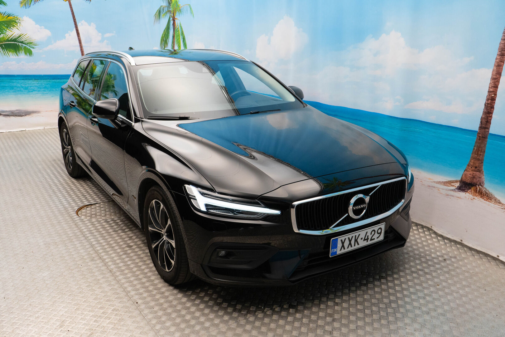 Volvo V60 2021 B4 MHEV Momentum aut - Suomi-auto |Vetokoukku | Blis | ACC |
