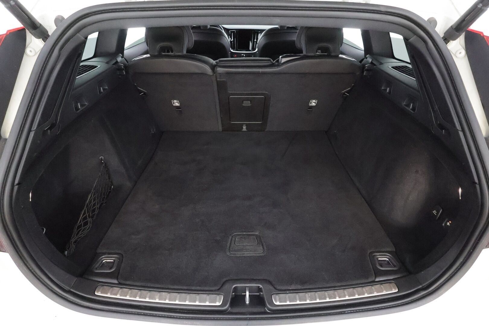 Volvo V60 2021 B4 MHEV Business R-Design aut * ACC / H&K / Webasto / Koukku / Full LED / P.kamera / Muistipenkki / Navi / Sporttipenkit / Keyless * - 1.Om Suomi-auto / Kahdet renkaat aluvanteilla / Merkkihuollettu