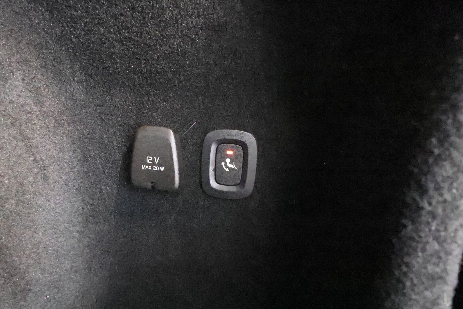 Volvo V60 2021 B4 MHEV Business R-Design aut * ACC / H&K / Webasto / Koukku / Full LED / P.kamera / Muistipenkki / Navi / Sporttipenkit / Keyless * - 1.Om Suomi-auto / Kahdet renkaat aluvanteilla / Merkkihuollettu