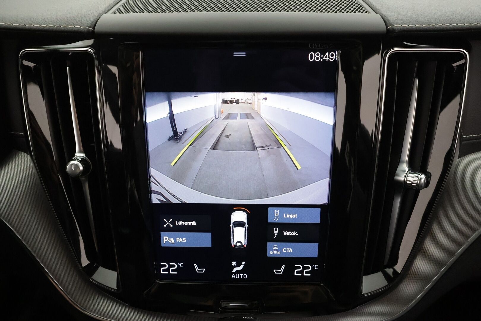 Volvo XC60 2021 T6 TwE AWD Business R-Design aut. * ACC / P.kamera / Webasto / Panorama / H&K / Muistipenkki / Full LED / Koukku * - 1.Om Suomi-auto / Akku kuntotarkastettu / Kahdet renkaat aluvanteilla / Merkkihuollettu