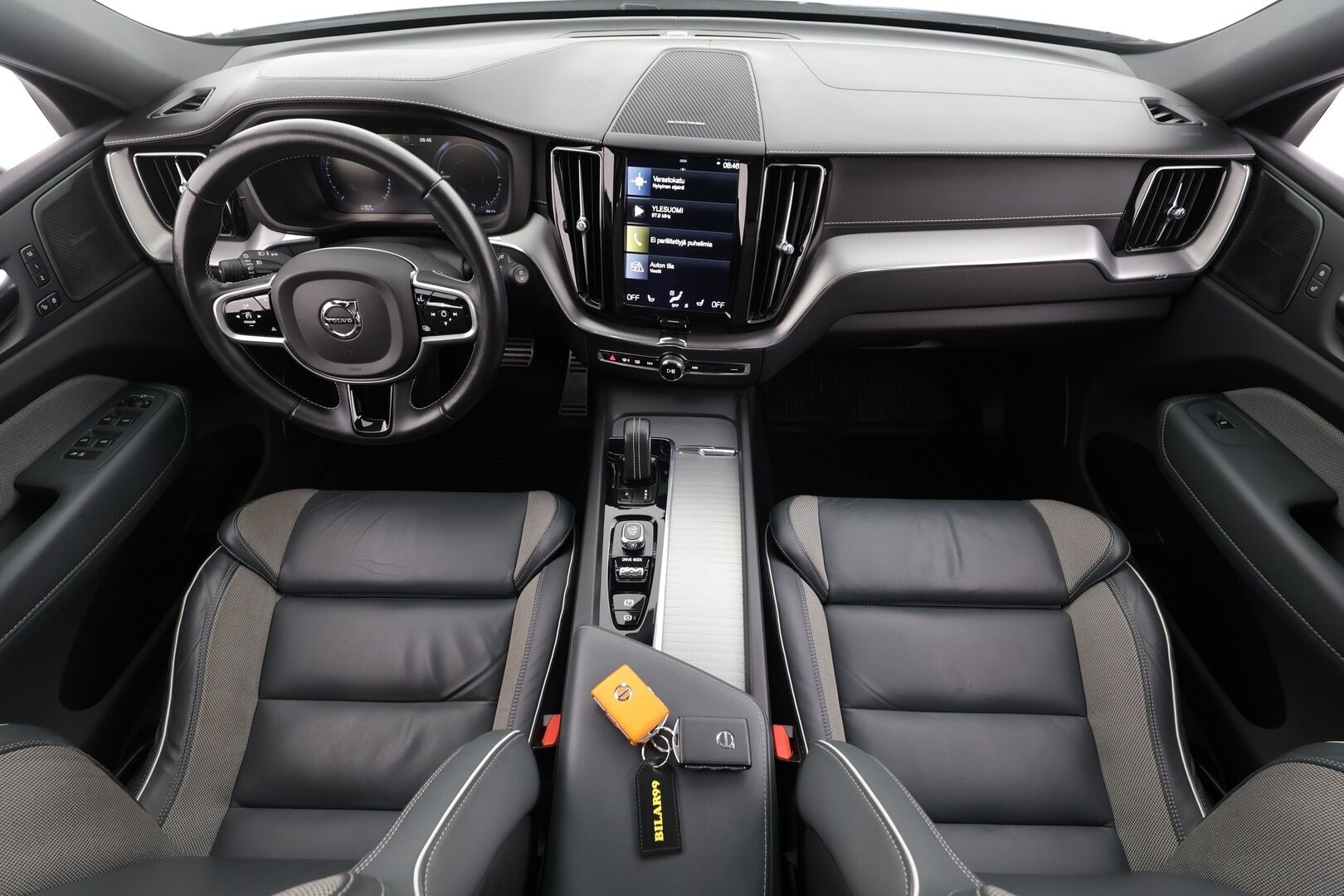 Volvo XC60 2021 T6 TwE AWD Business R-Design aut. * ACC / P.kamera / Webasto / Panorama / H&K / Muistipenkki / Full LED / Koukku * - 1.Om Suomi-auto / Akku kuntotarkastettu / Kahdet renkaat aluvanteilla / Merkkihuollettu