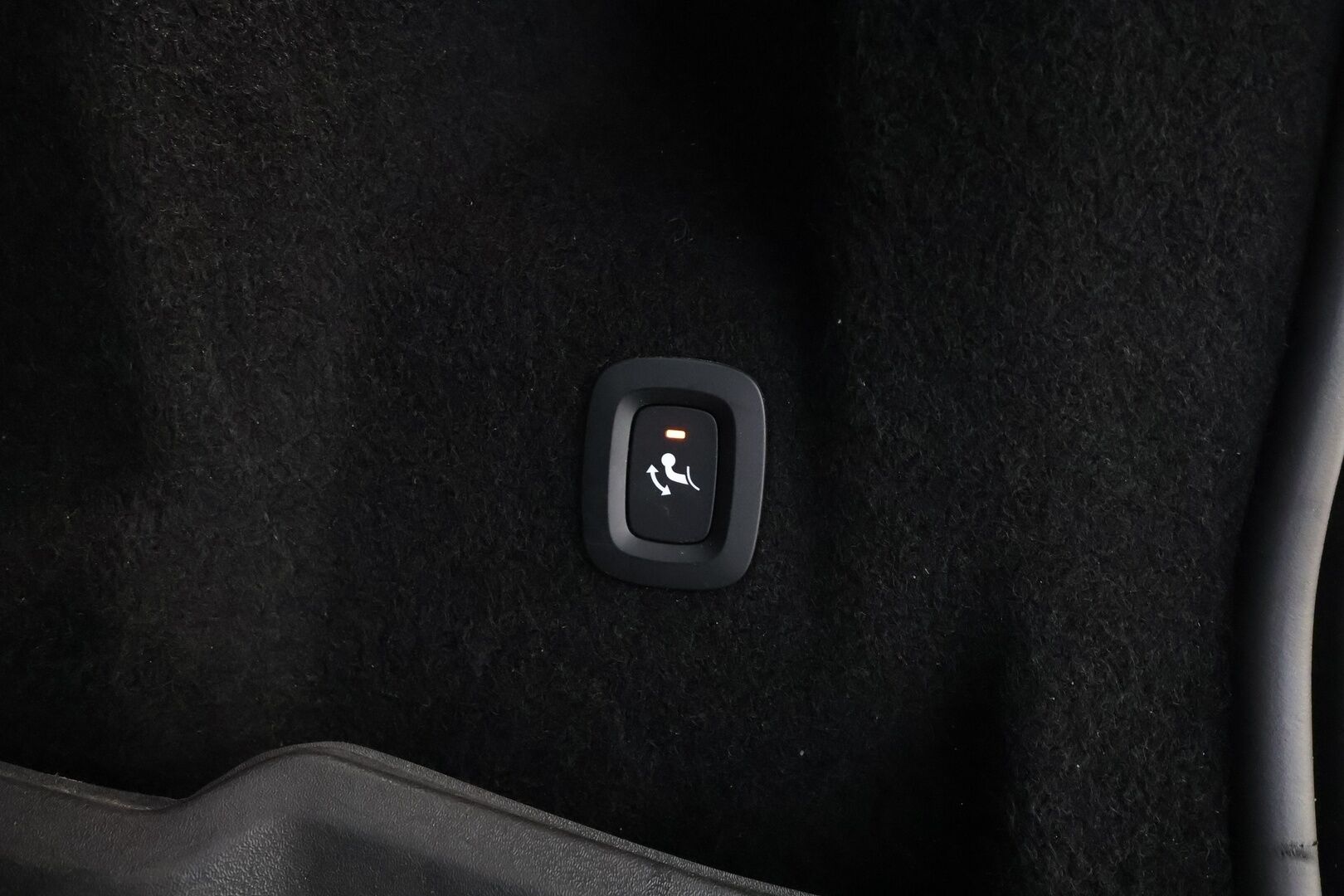 Volvo XC60 2021 T6 TwE AWD Business R-Design aut. * ACC / P.kamera / Webasto / Panorama / H&K / Muistipenkki / Full LED / Koukku * - 1.Om Suomi-auto / Akku kuntotarkastettu / Kahdet renkaat aluvanteilla / Merkkihuollettu