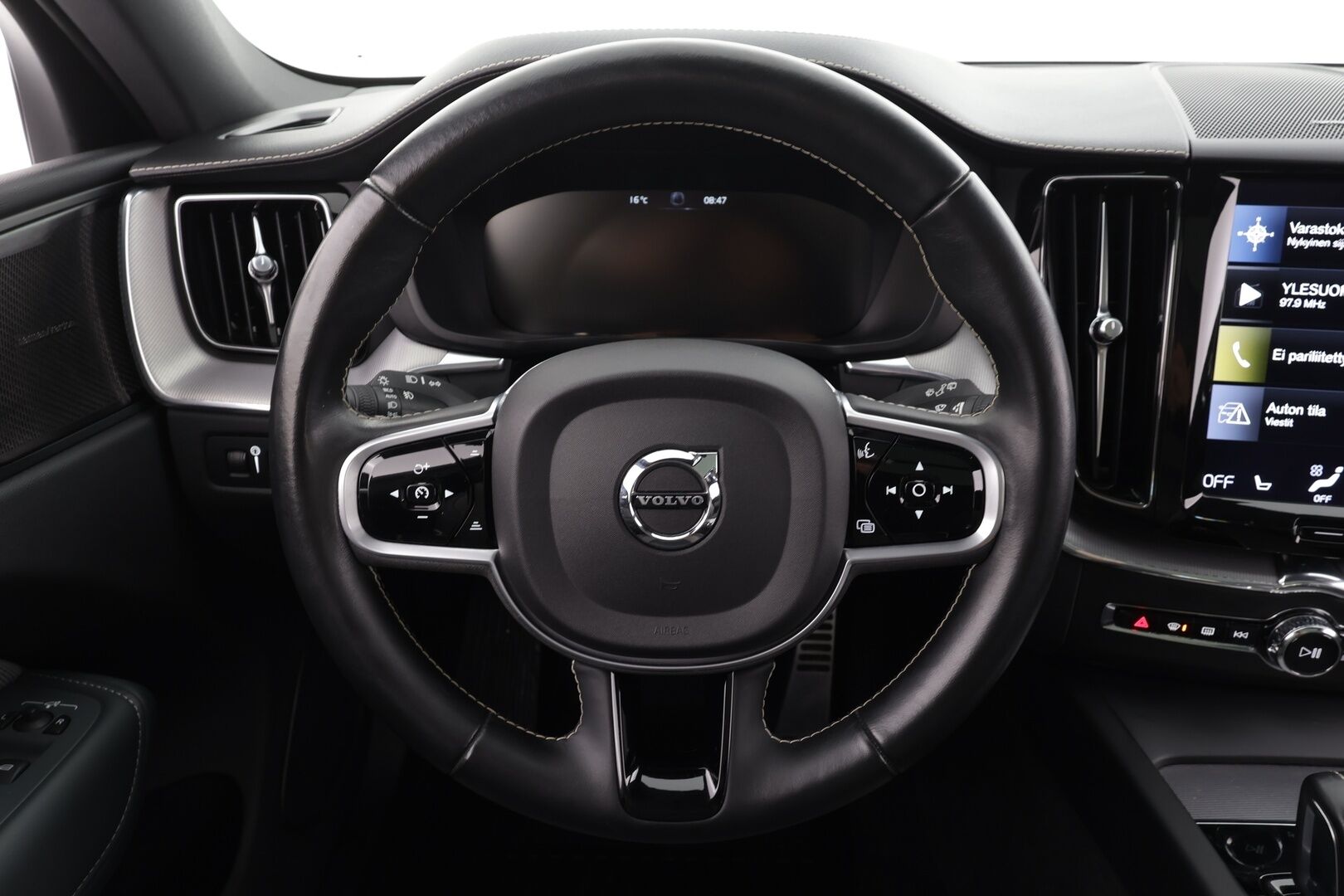 Volvo XC60 2021 T6 TwE AWD Business R-Design aut. * ACC / P.kamera / Webasto / Panorama / H&K / Muistipenkki / Full LED / Koukku * - 1.Om Suomi-auto / Akku kuntotarkastettu / Kahdet renkaat aluvanteilla / Merkkihuollettu