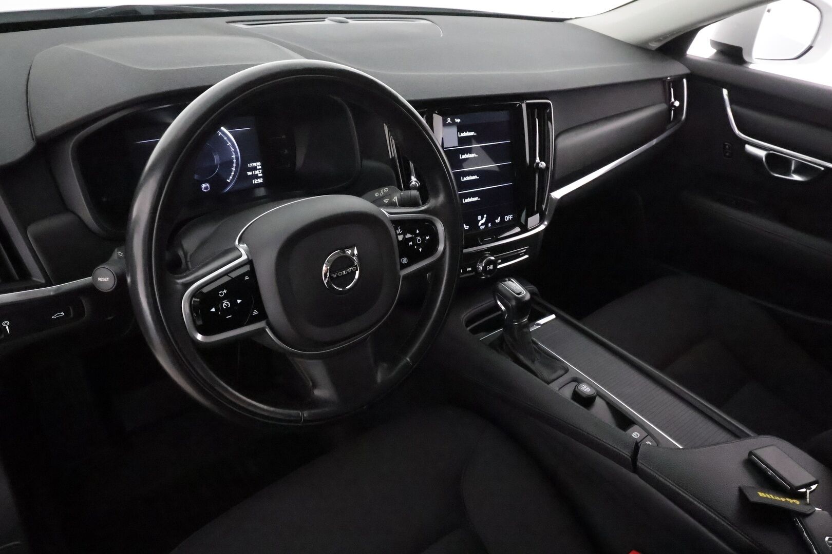 Volvo V90 Cross Country 2018 D4 AWD **Adapt.vakkari / Koukku / Webasto / P.kamera / Ratinlämmitin**