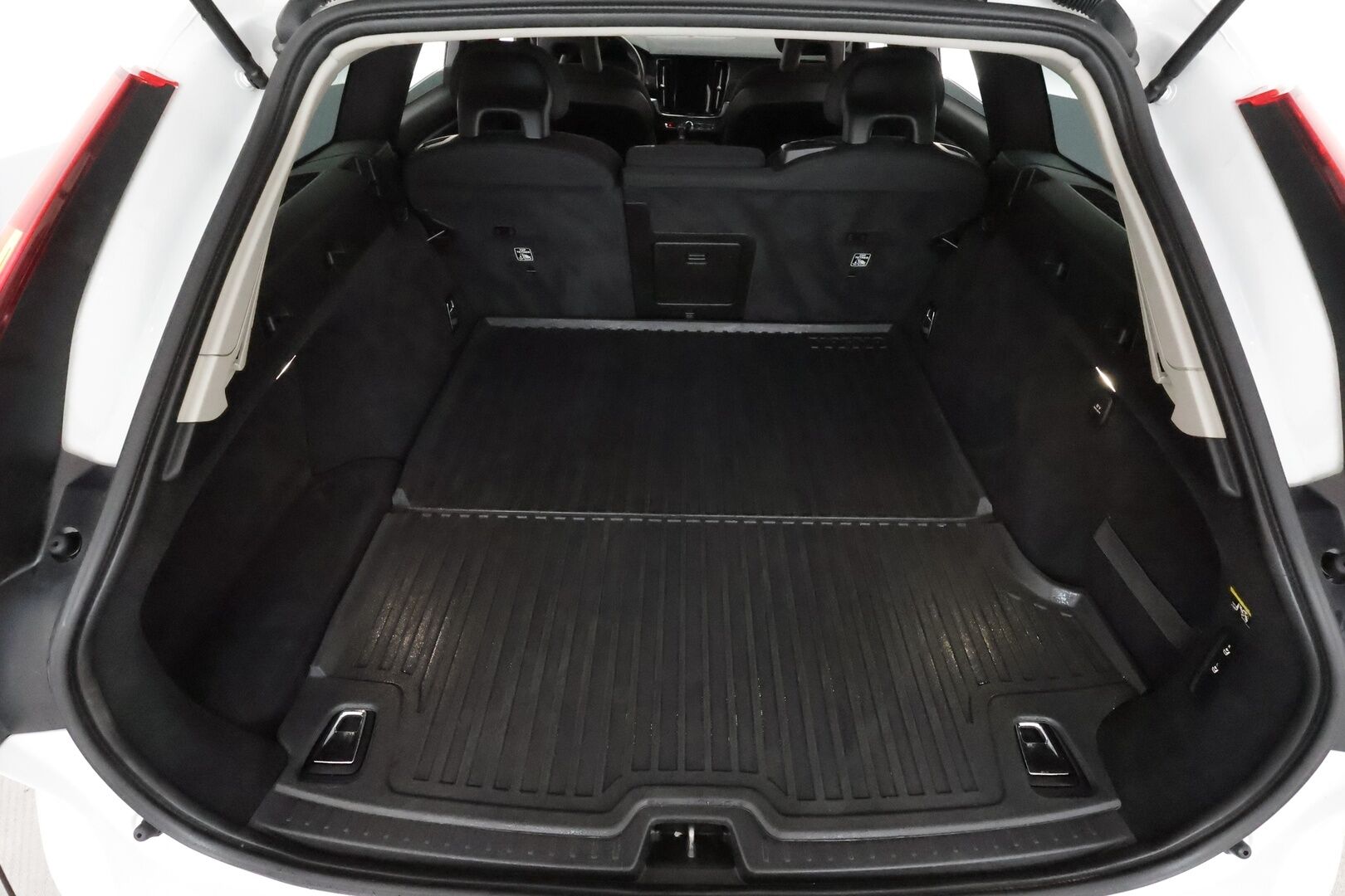 Volvo V90 Cross Country 2018 D4 AWD **Adapt.vakkari / Koukku / Webasto / P.kamera / Ratinlämmitin**