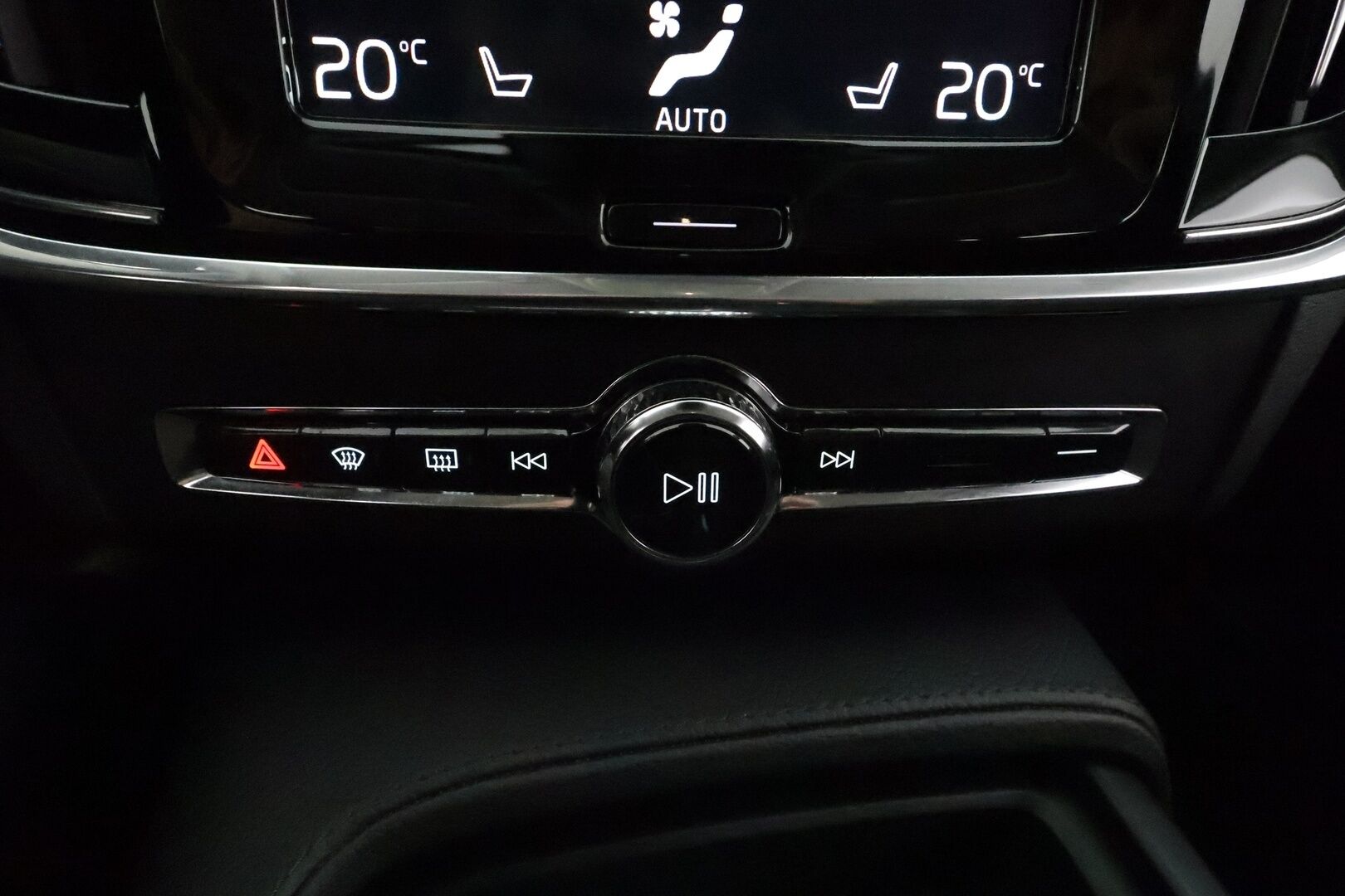 Volvo V90 Cross Country 2018 D4 AWD **Adapt.vakkari / Koukku / Webasto / P.kamera / Ratinlämmitin**