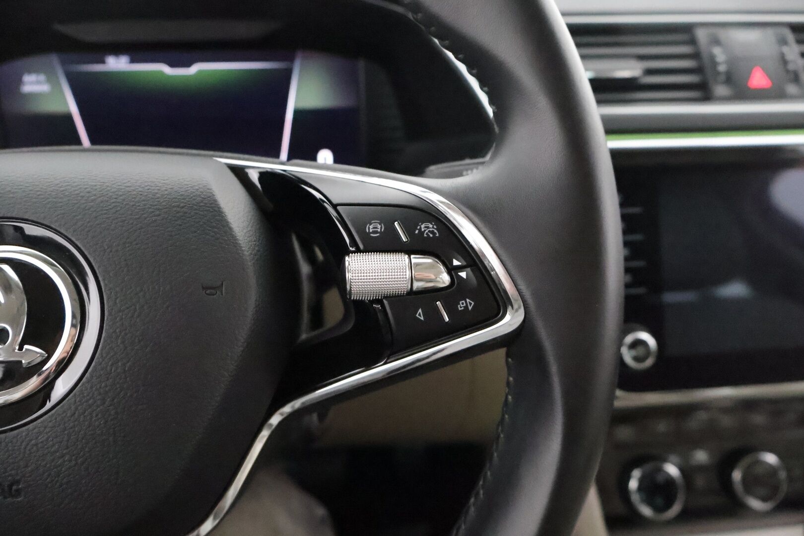 Skoda Superb 2021 1,5 TSI ACT Style DSG Autom.** Facelift / Matrix-LED / Muistipenkit / Canton / Adapt.vakkari / P.kamera / KeyLess - 1-om Suomi-auto / Webasto / Merkkihuollettu / Aple&Android