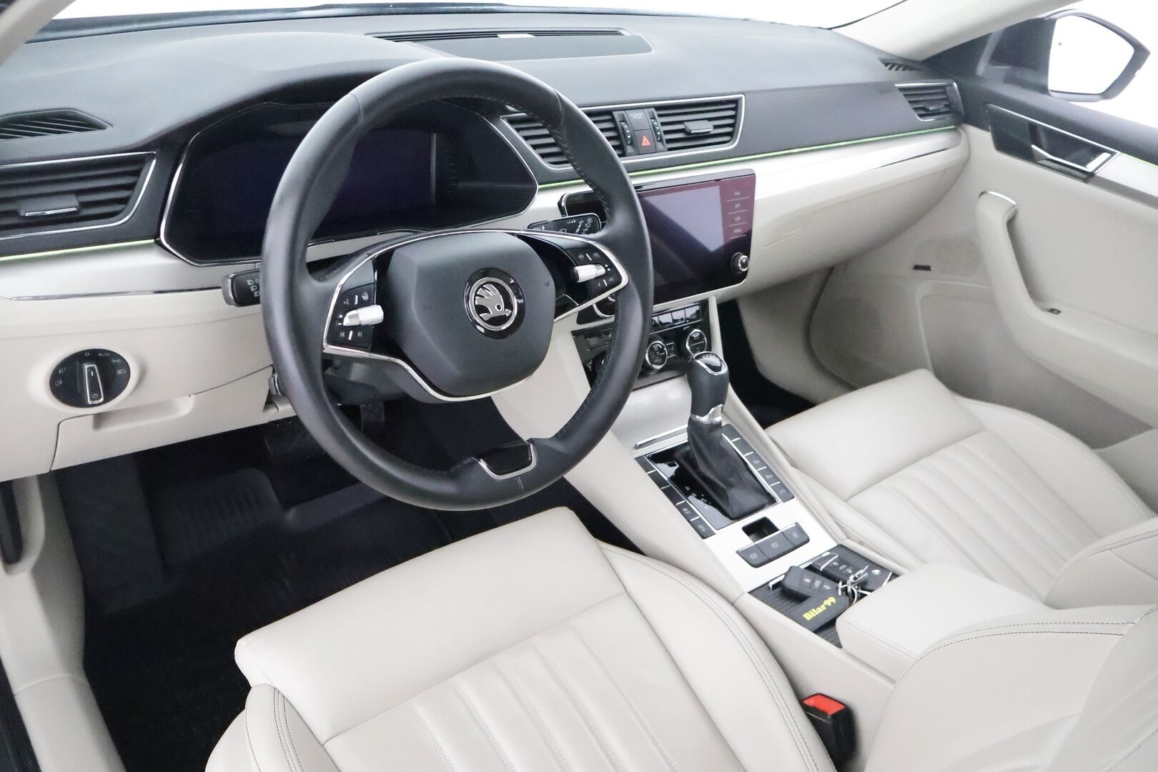 Skoda Superb 2021 1,5 TSI ACT Style DSG Autom.** Facelift / Matrix-LED / Muistipenkit / Canton / Adapt.vakkari / P.kamera / KeyLess - 1-om Suomi-auto / Webasto / Merkkihuollettu / Aple&Android