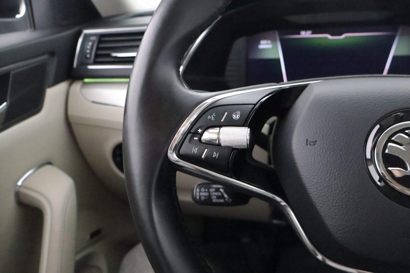 Skoda Superb 2021 1,5 TSI ACT Style DSG Autom.** Facelift / Matrix-LED / Muistipenkit / Canton / Adapt.vakkari / P.kamera / KeyLess - 1-om Suomi-auto / Webasto / Merkkihuollettu / Aple&Android
