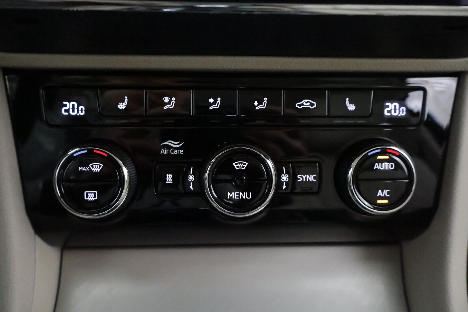 Skoda Superb 2021 1,5 TSI ACT Style DSG Autom.** Facelift / Matrix-LED / Muistipenkit / Canton / Adapt.vakkari / P.kamera / KeyLess - 1-om Suomi-auto / Webasto / Merkkihuollettu / Aple&Android