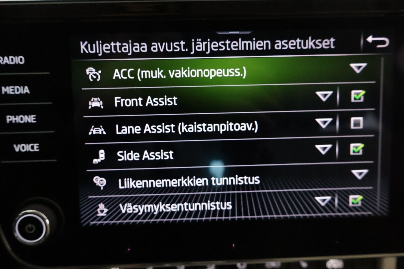 Skoda Superb 2021 1,5 TSI ACT Style DSG Autom.** Facelift / Matrix-LED / Muistipenkit / Canton / Adapt.vakkari / P.kamera / KeyLess - 1-om Suomi-auto / Webasto / Merkkihuollettu / Aple&Android