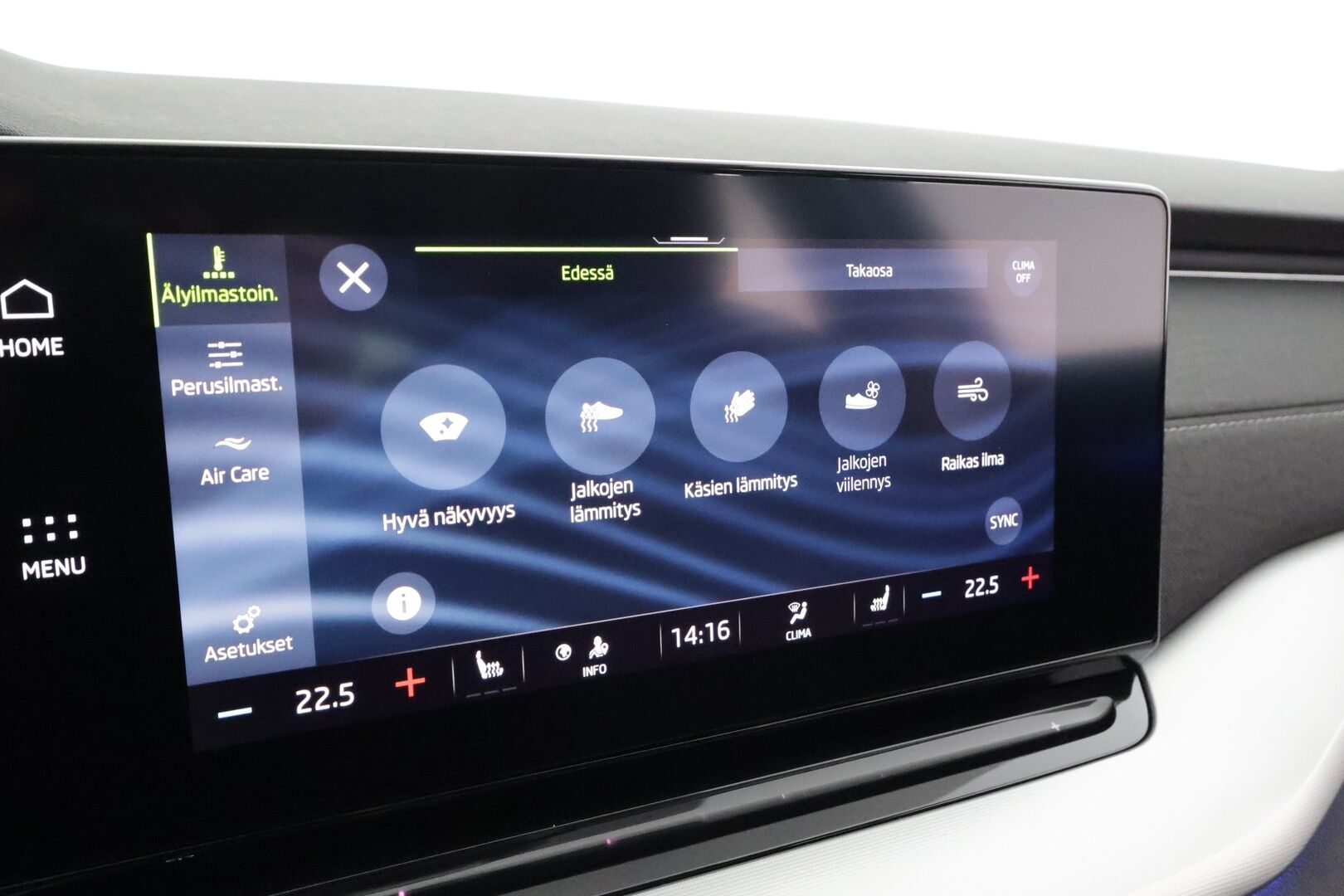 Skoda Octavia 2021 Combi 2.0 TDI 150 4x4 Style DSG  * ACC / Webasto / Koukku / Matrix-LED / P.kamera / Apple&Android * - Kahdet Renkaat / Suomi-auto