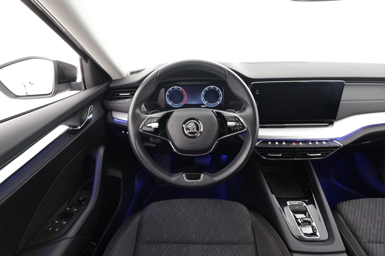 Skoda Octavia 2021 Combi 2.0 TDI 150 4x4 Style DSG  * ACC / Webasto / Koukku / Matrix-LED / P.kamera / Apple&Android * - Kahdet Renkaat / Suomi-auto