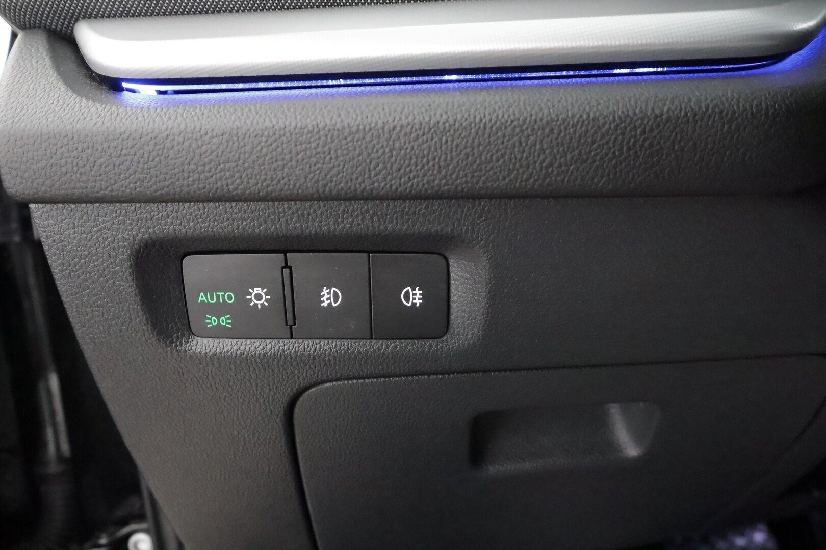 Skoda Octavia 2021 Combi 2.0 TDI 150 4x4 Style DSG  * ACC / Webasto / Koukku / Matrix-LED / P.kamera / Apple&Android * - Kahdet Renkaat / Suomi-auto