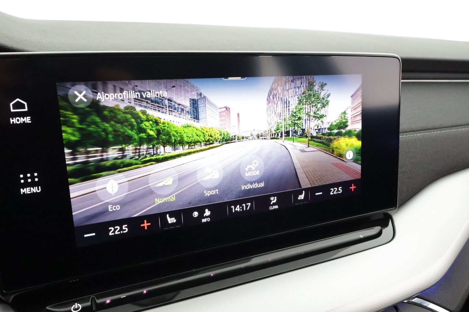 Skoda Octavia 2021 Combi 2.0 TDI 150 4x4 Style DSG  * ACC / Webasto / Koukku / Matrix-LED / P.kamera / Muistipenkki / Apple&Android * - Kahdet Renkaat / Suomi-auto - HULLUT AVAJAISHULINAT KORKOTARJOUS 3,29 %