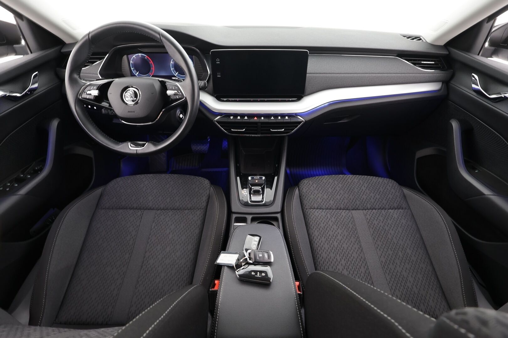 Skoda Octavia 2021 Combi 2.0 TDI 150 4x4 Style DSG  * ACC / Webasto / Koukku / Matrix-LED / P.kamera / Muistipenkki / Apple&Android * - Kahdet Renkaat / Suomi-auto