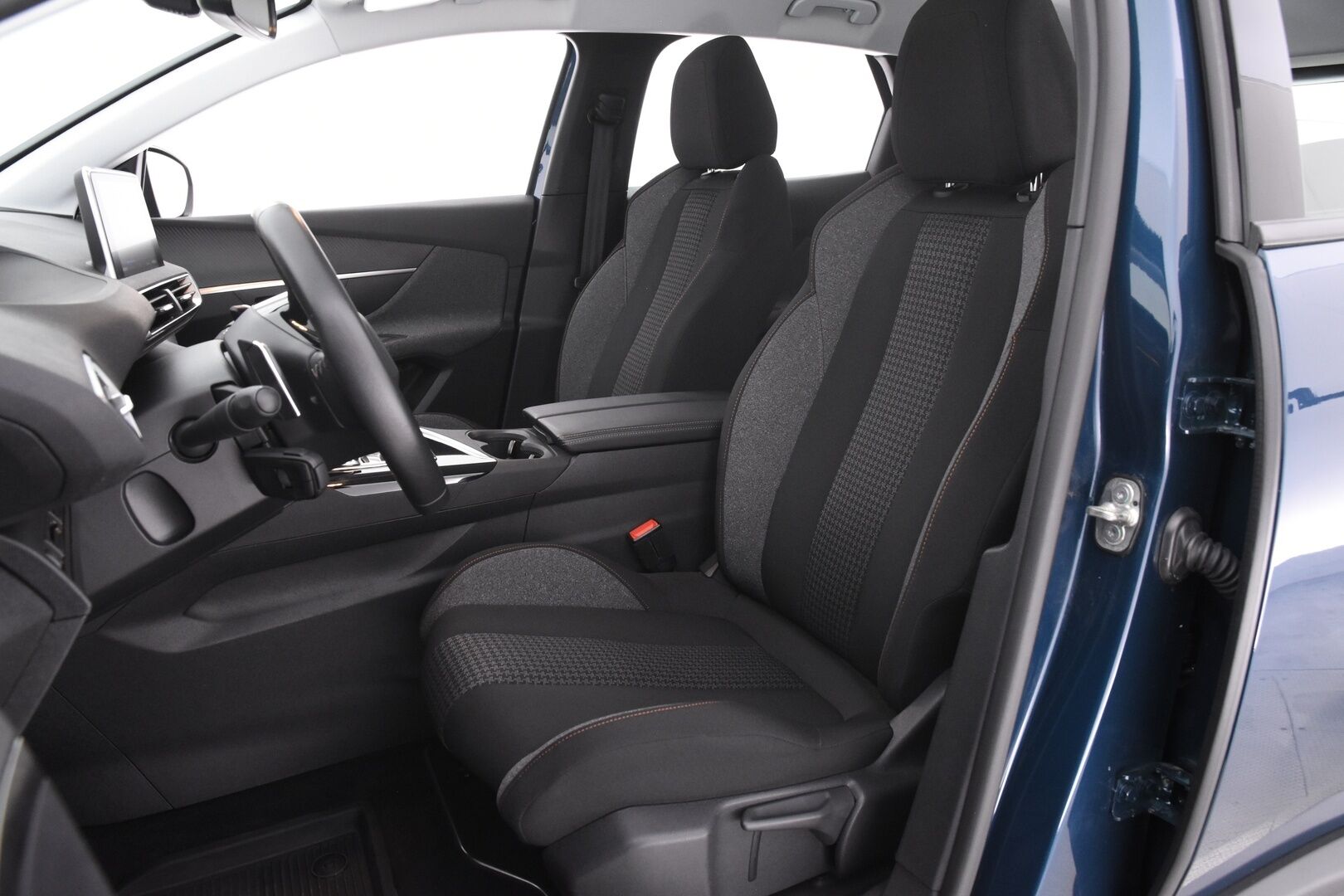 Peugeot 3008 2021 Active PureTech 130 EAT8 - Suomi-auto / Lohkolämmitin / Digimittaristo / P.Kamera / Vakkari