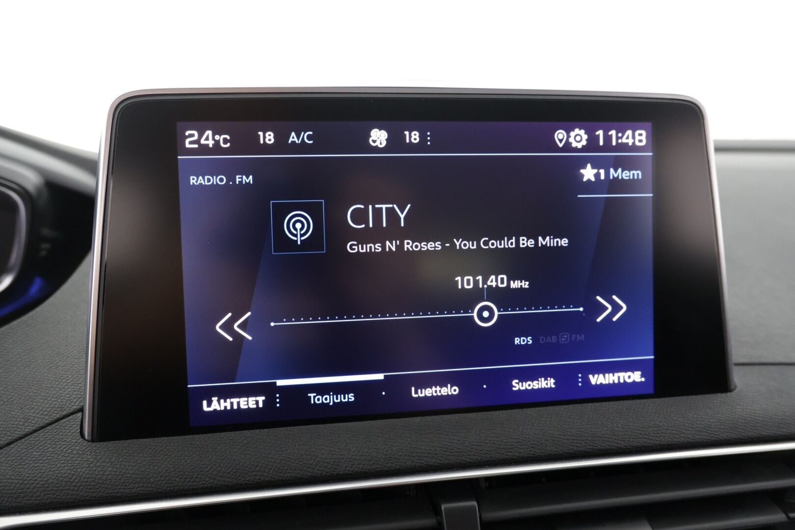Peugeot 3008 2021 Active PureTech 130 EAT8 - Suomi-auto / Lohkolämmitin / Digimittaristo / P.Kamera / Vakkari