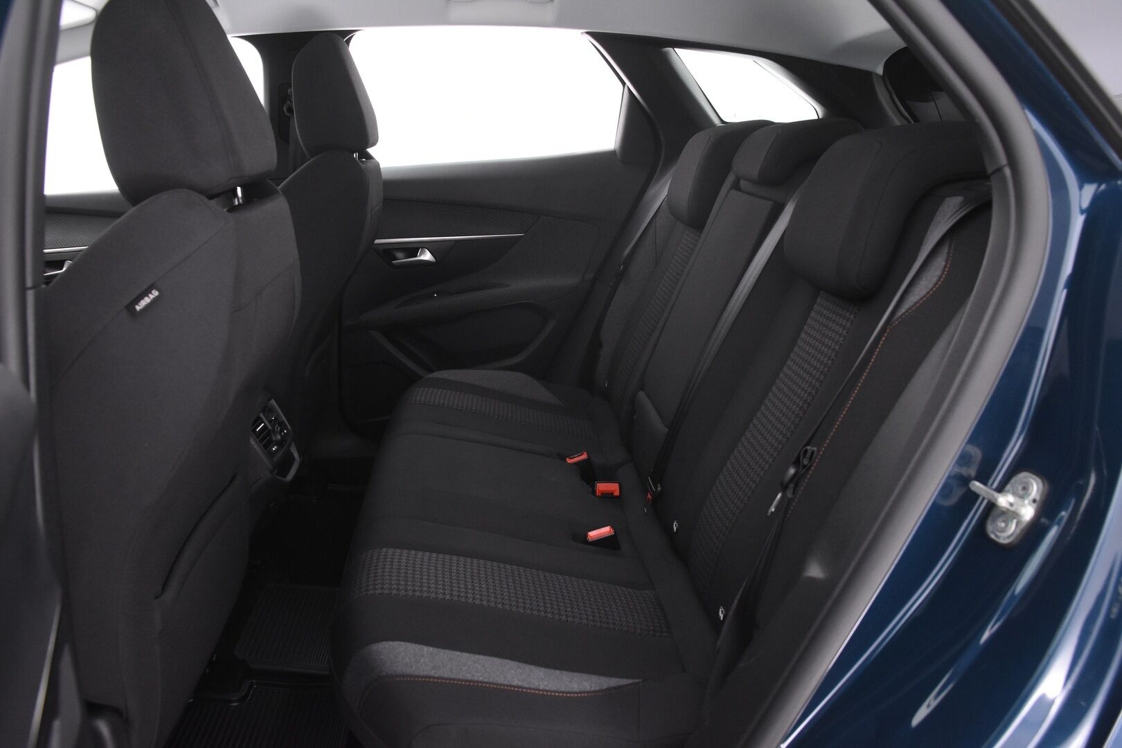 Peugeot 3008 2021 Active PureTech 130 EAT8 - Suomi-auto / Lohkolämmitin / Digimittaristo / P.Kamera / Vakkari