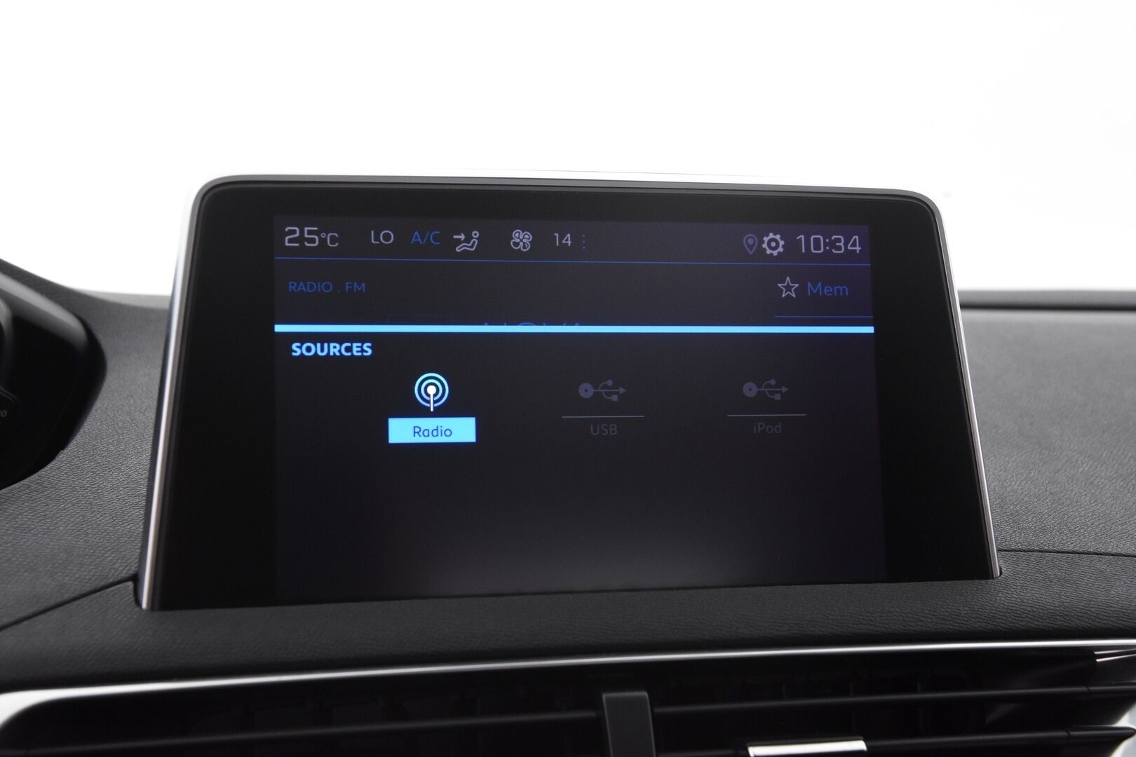 Peugeot 3008 2021 Active PureTech 130 EAT8 - Suomi-auto / Lohkolämmitin / Digimittaristo / P.Kamera / Vakkari
